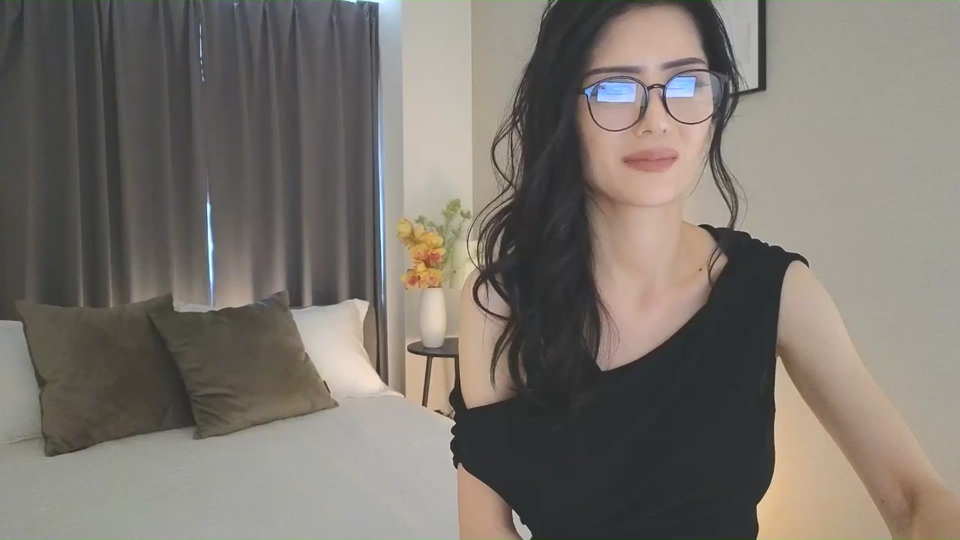 Gallery image thumbnail from Eleah's myfreecams stream on, 06/01/2025, 07:51 image 8 of 20