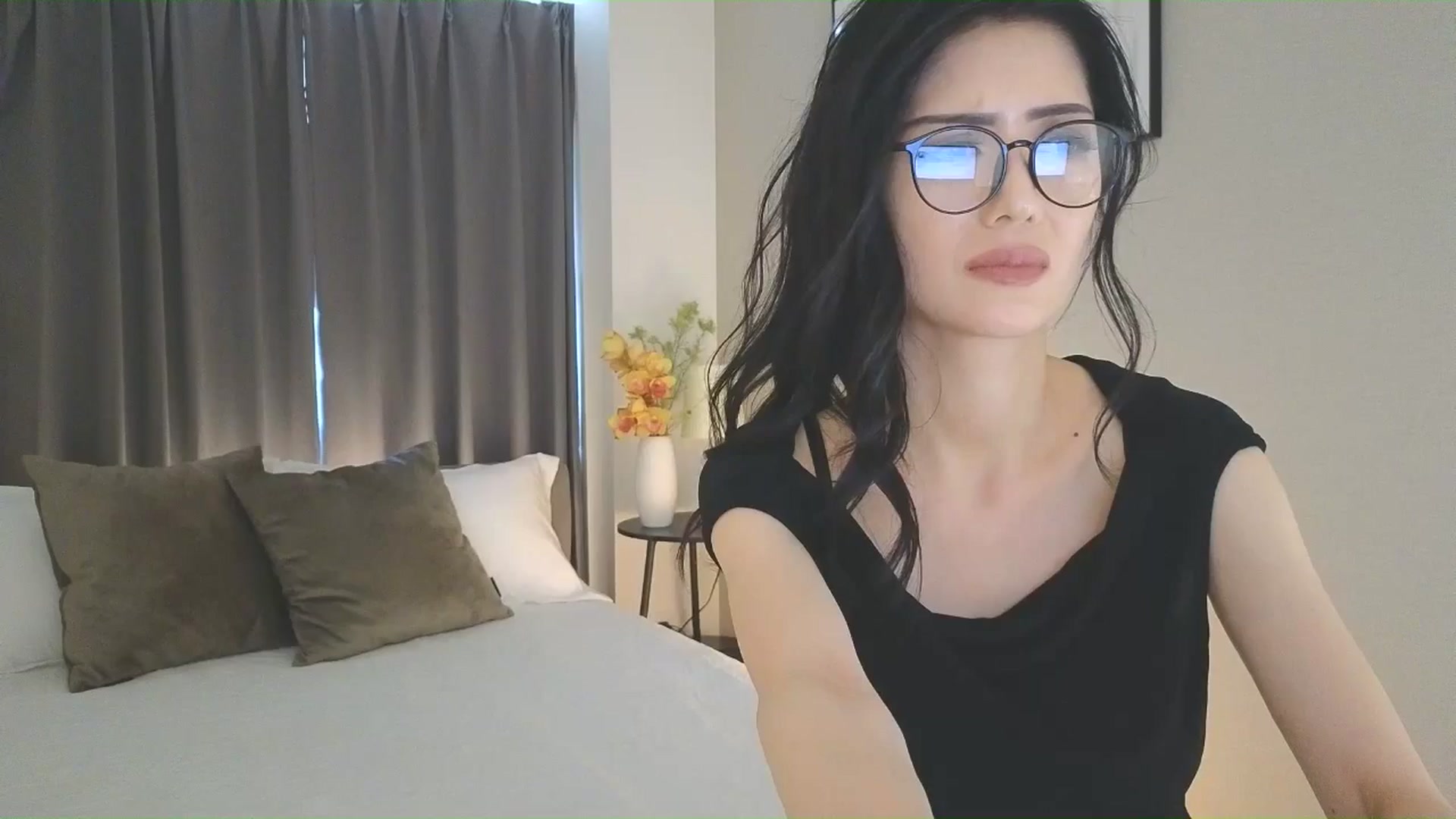 Gallery image thumbnail from Eleah's myfreecams stream on, 06/01/2025, 07:51 image 1 of 20