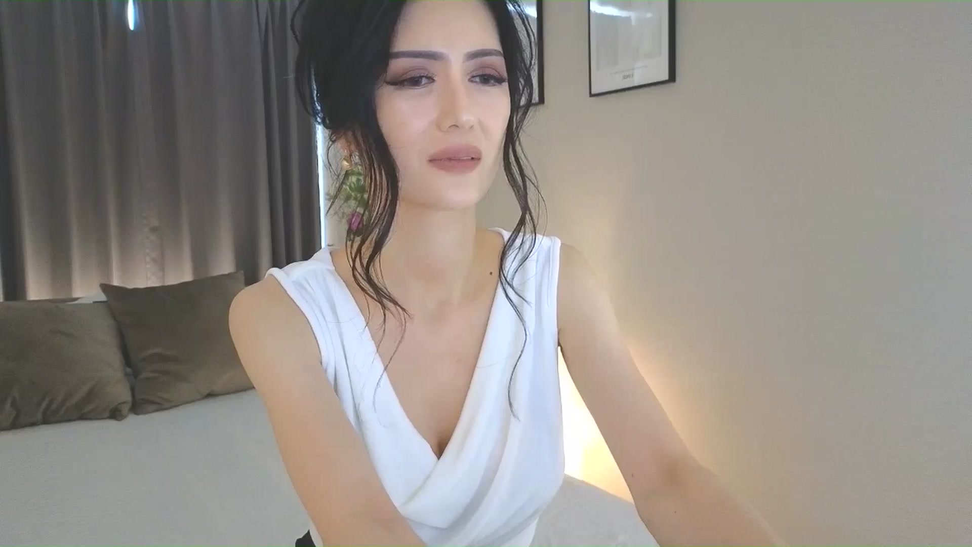 Gallery image thumbnail from Eleah's myfreecams stream on, 06/08/2025, 04:43 image 3 of 20