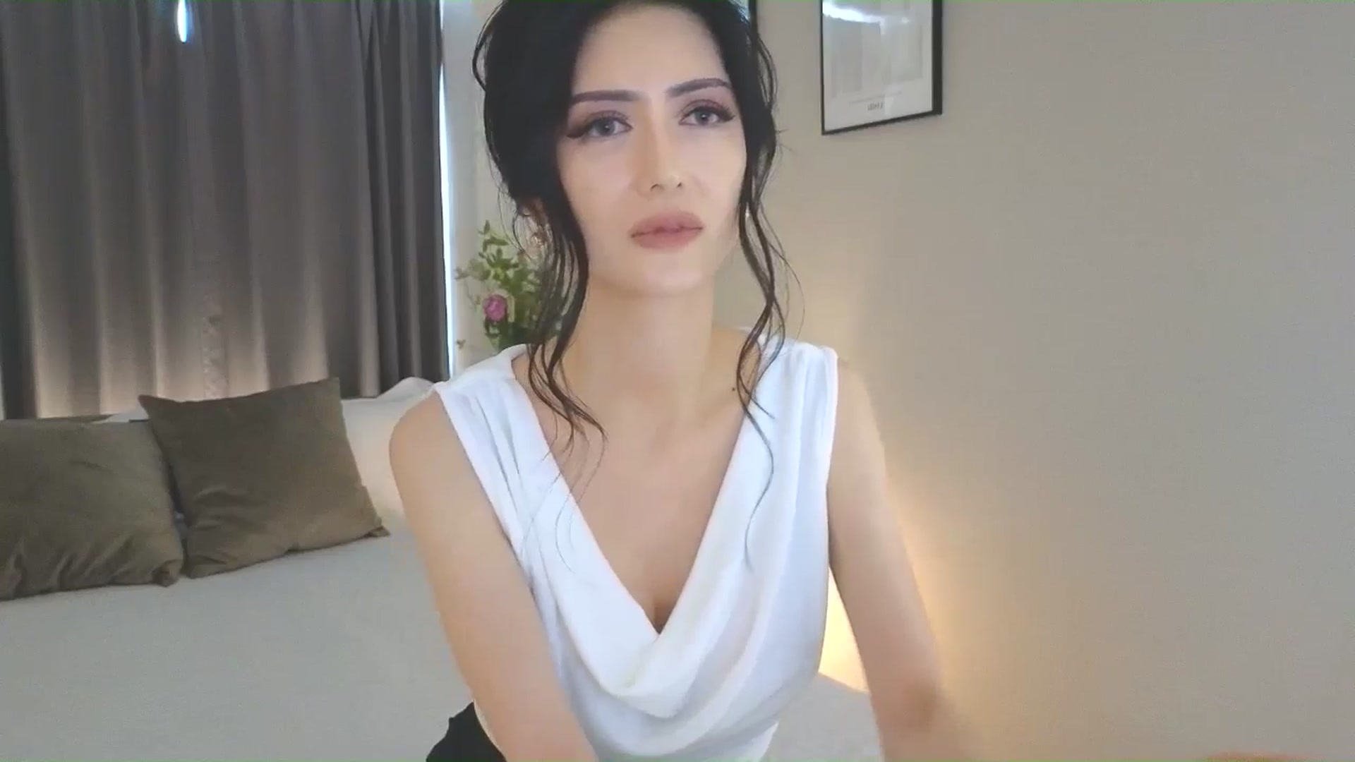 Gallery image thumbnail from Eleah's myfreecams stream on, 06/08/2025, 04:43 image 2 of 20