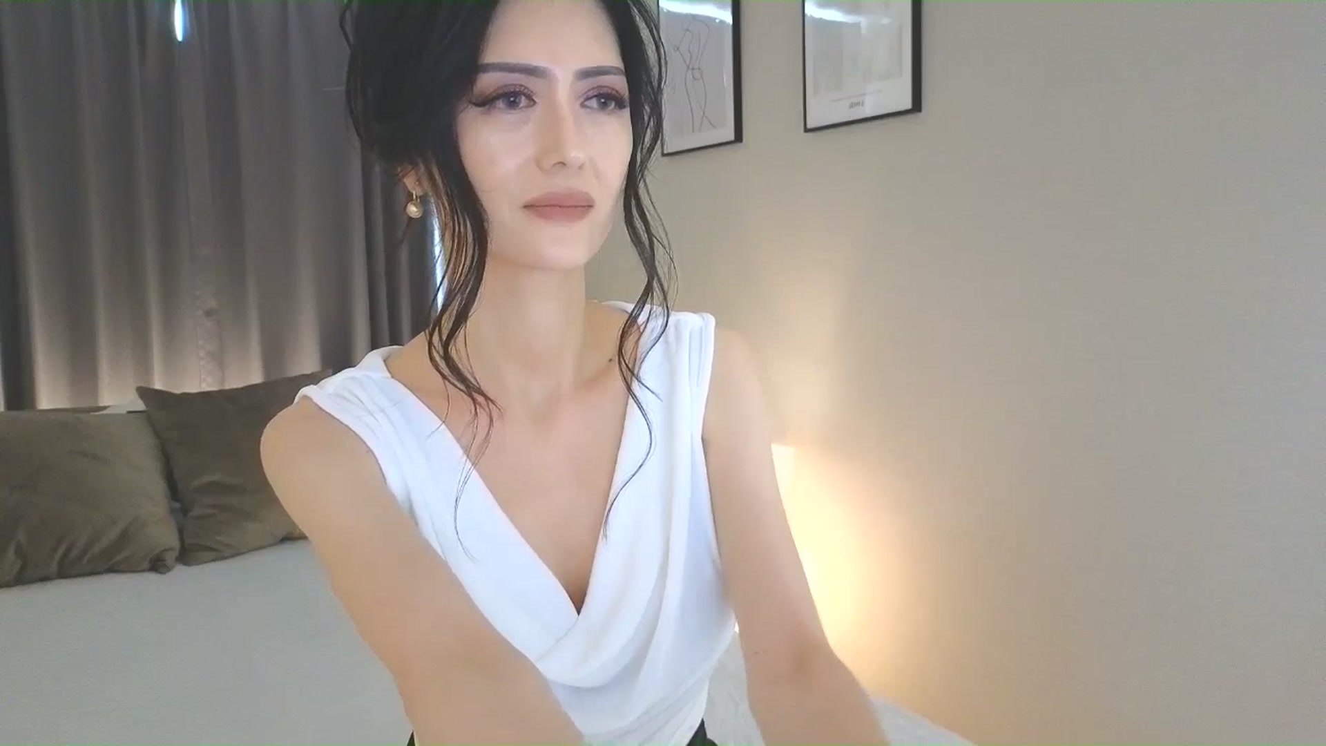 Gallery image thumbnail from Eleah's myfreecams stream on, 06/08/2025, 04:43 image 15 of 20
