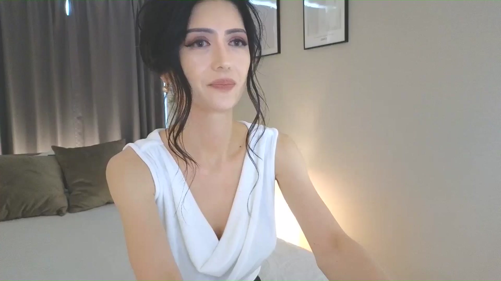 Gallery image thumbnail from Eleah's myfreecams stream on, 06/08/2025, 04:43 image 7 of 20