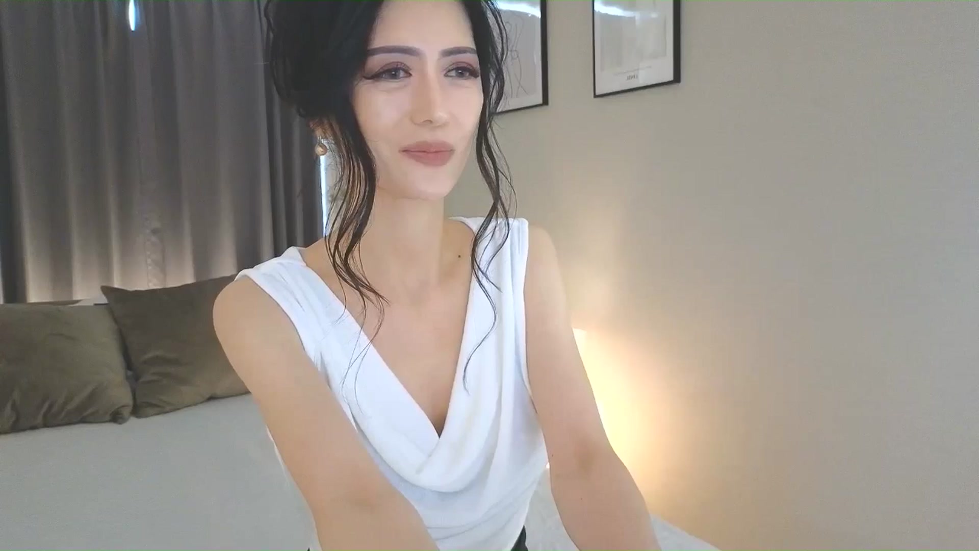 Gallery image thumbnail from Eleah's myfreecams stream on, 06/08/2025, 04:43 image 18 of 20