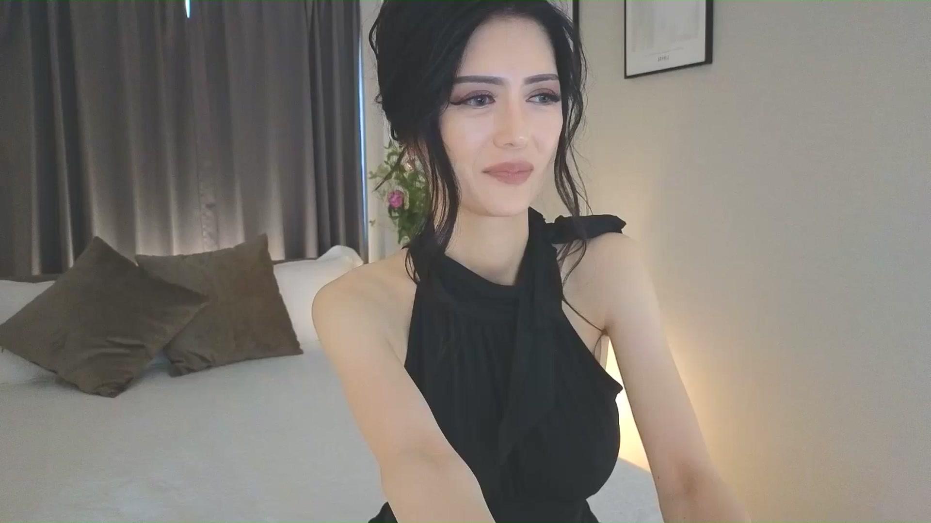 Gallery image thumbnail from Eleah's myfreecams stream on, 06/08/2025, 08:37 image 12 of 20