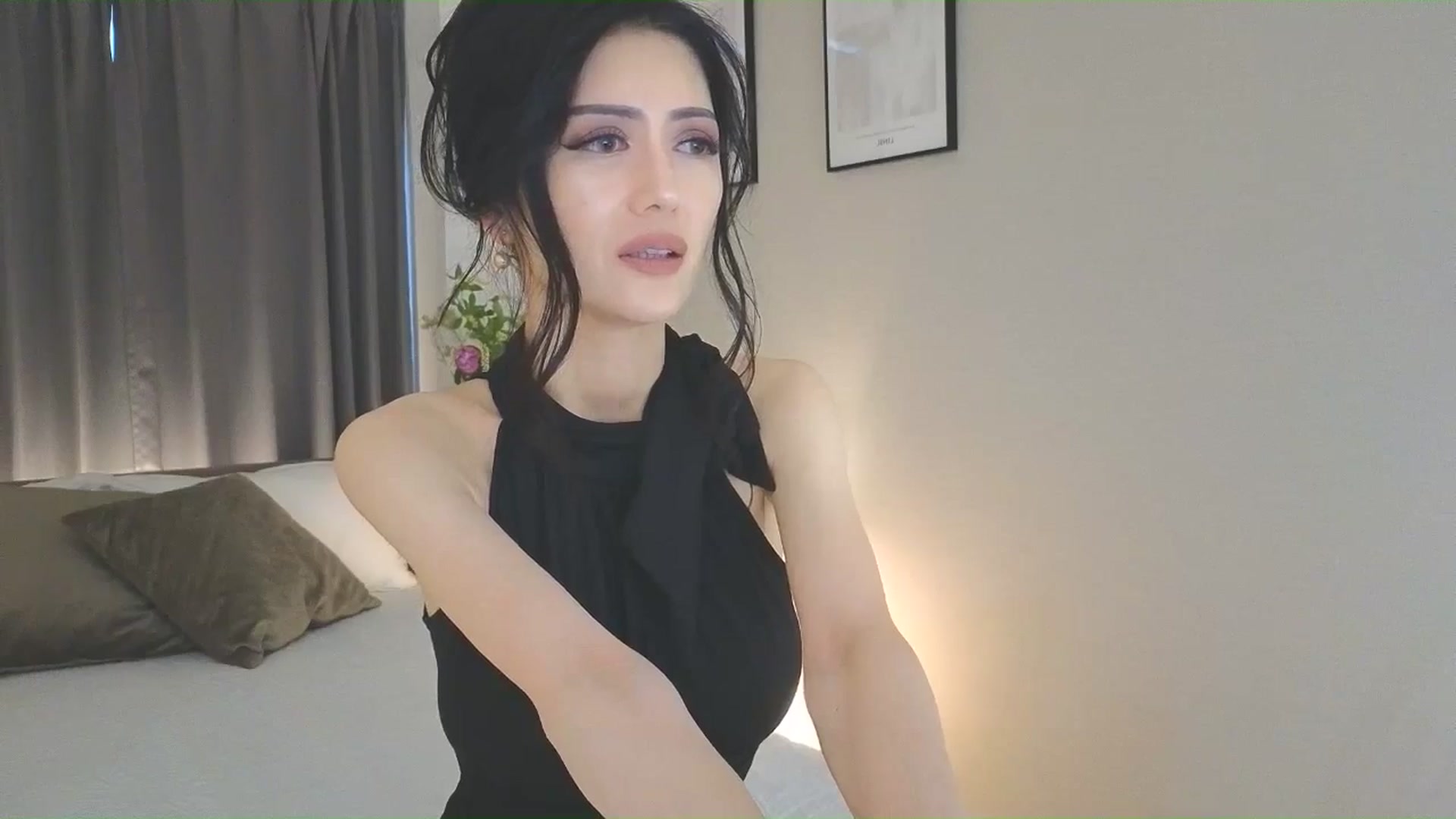 Gallery image thumbnail from Eleah's myfreecams stream on, 06/08/2025, 09:25 image 14 of 20