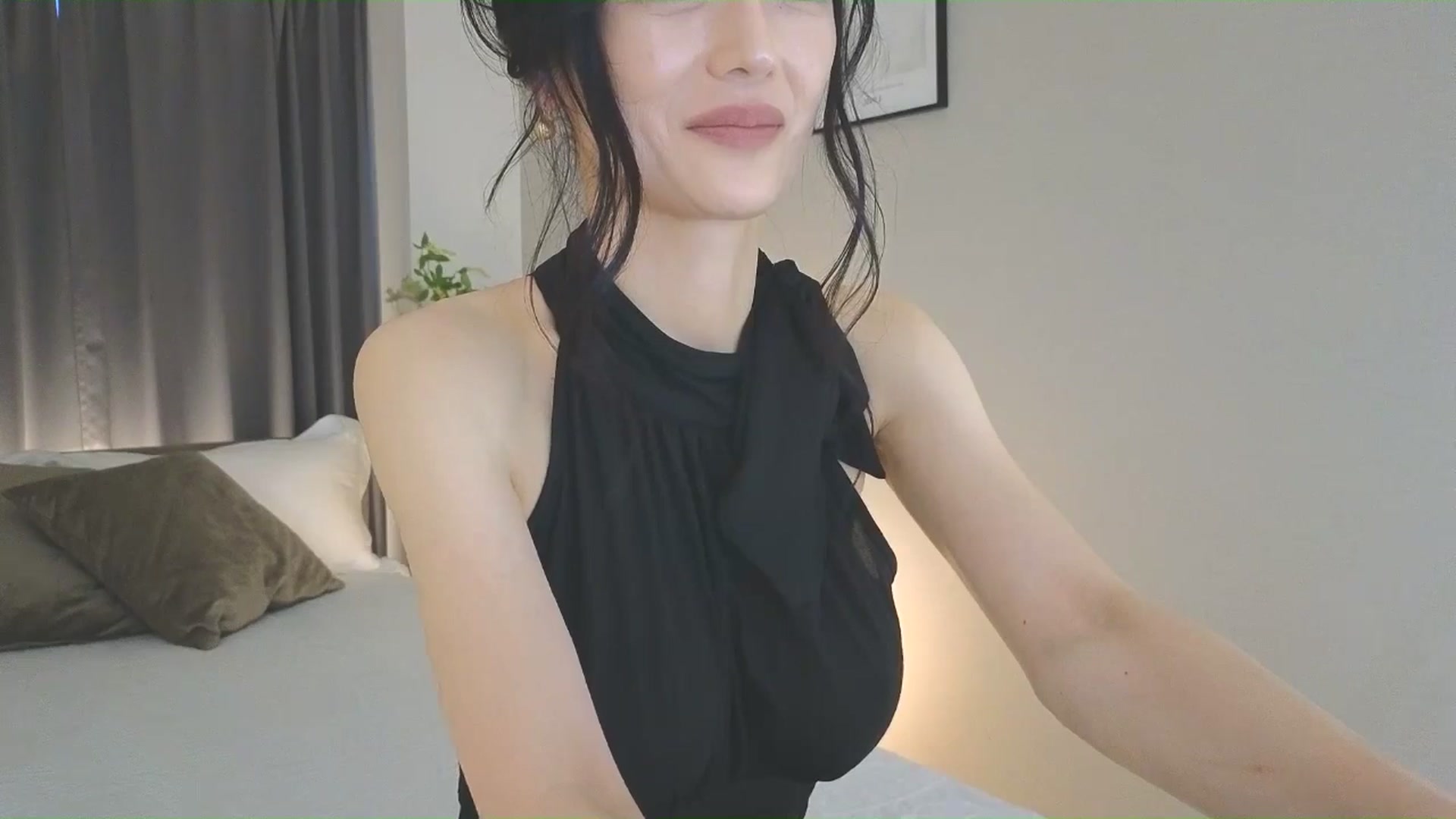 Gallery image thumbnail from Eleah's myfreecams stream on, 06/08/2025, 10:11 image 18 of 20