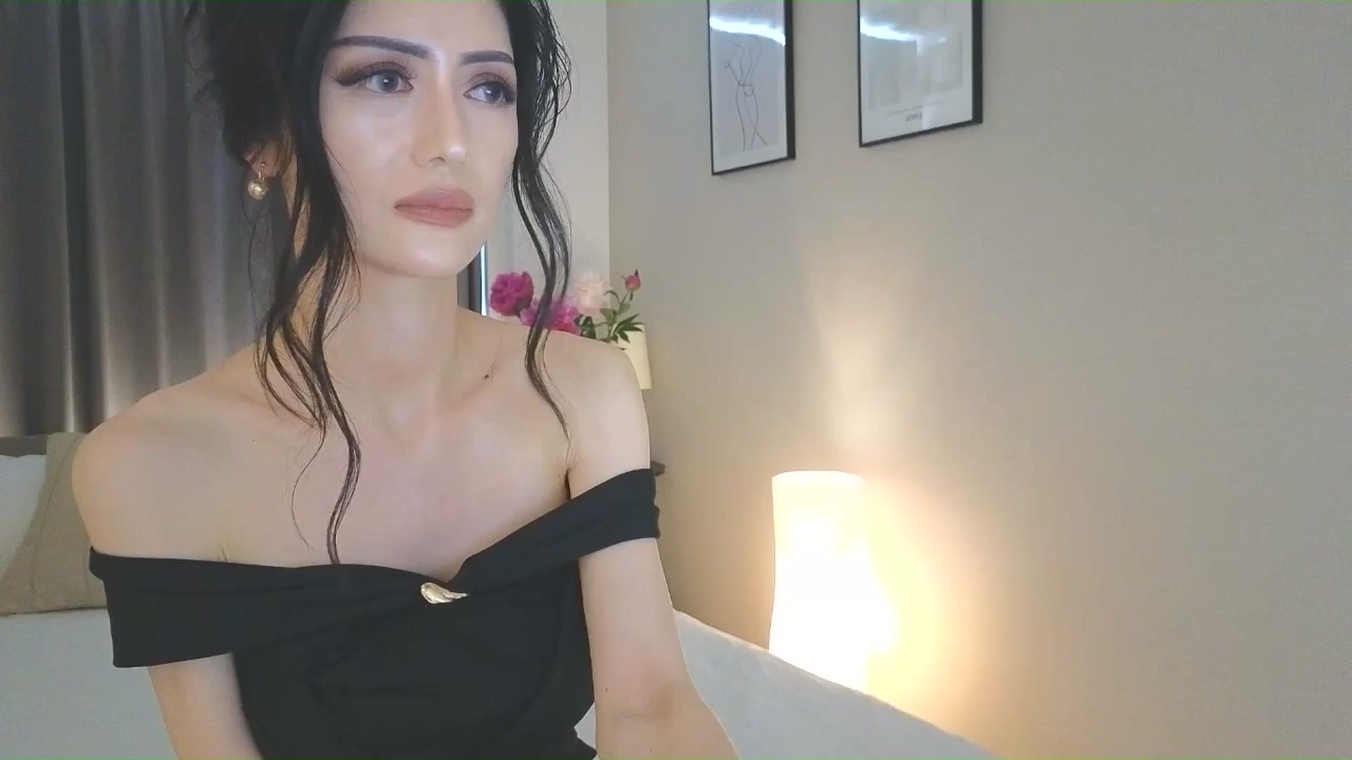 Gallery image thumbnail from Eleah's myfreecams stream on, 06/15/2025, 04:42 image 2 of 20