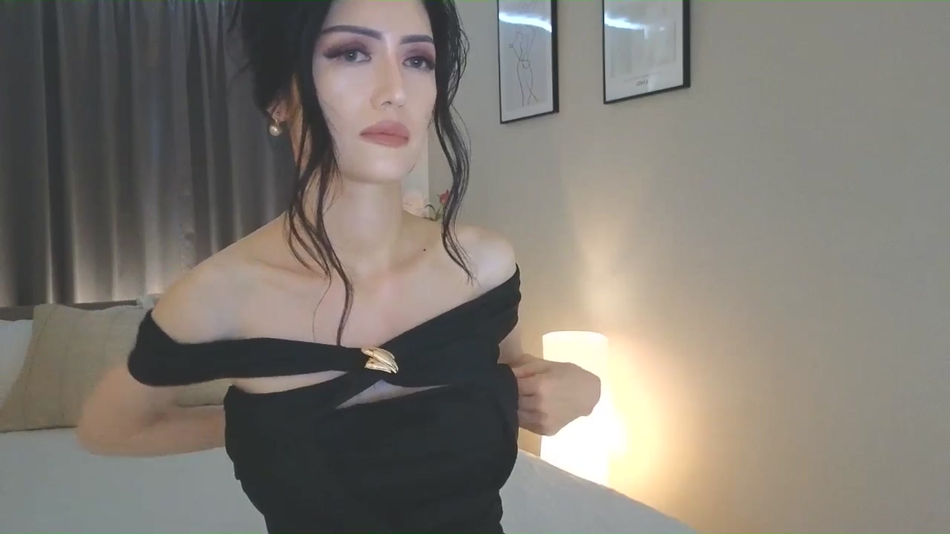 Gallery image thumbnail from Eleah's myfreecams stream on, 06/15/2025, 04:42 image 3 of 20