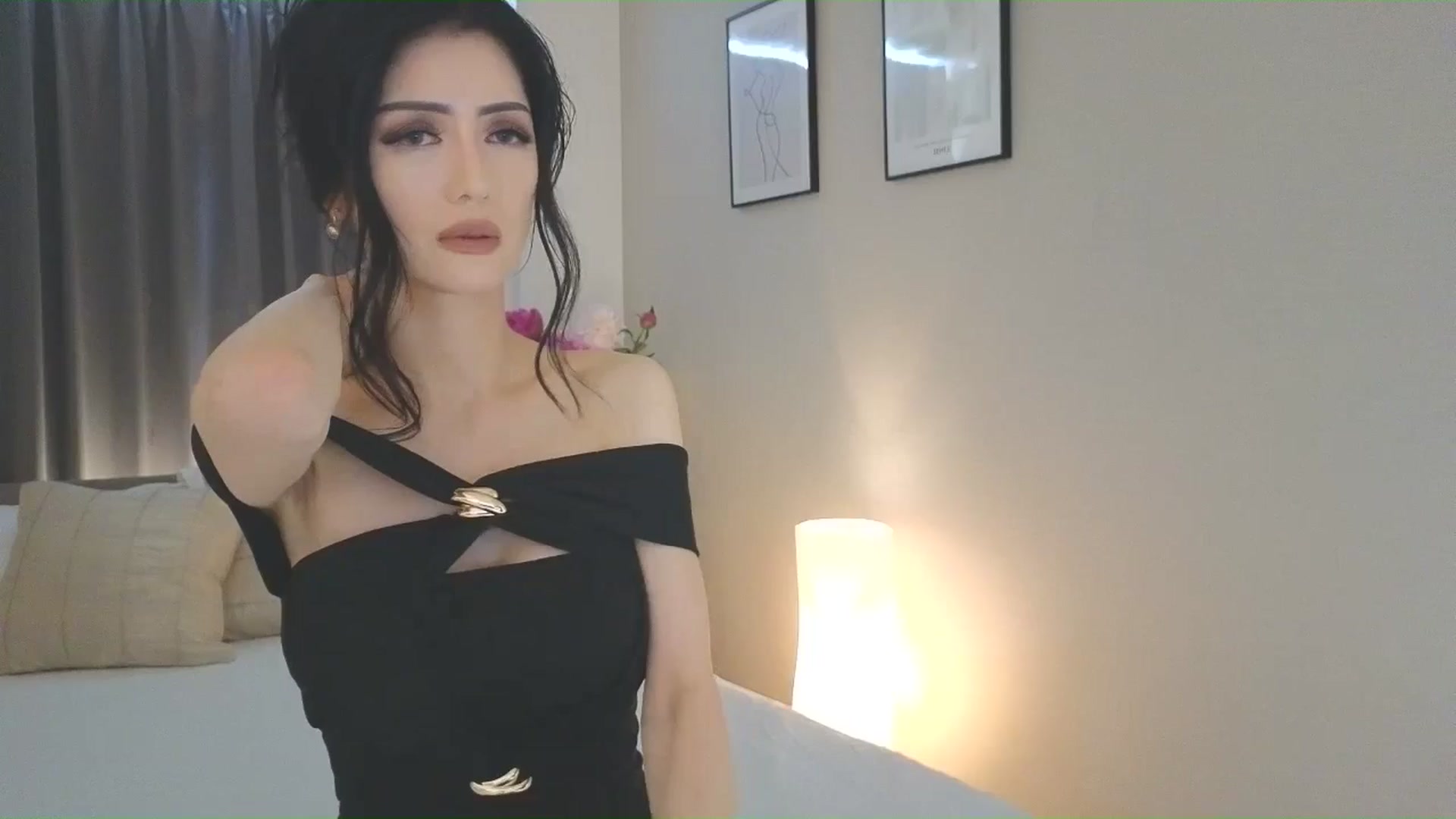 Gallery image thumbnail from Eleah's myfreecams stream on, 06/15/2025, 04:42 image 17 of 20