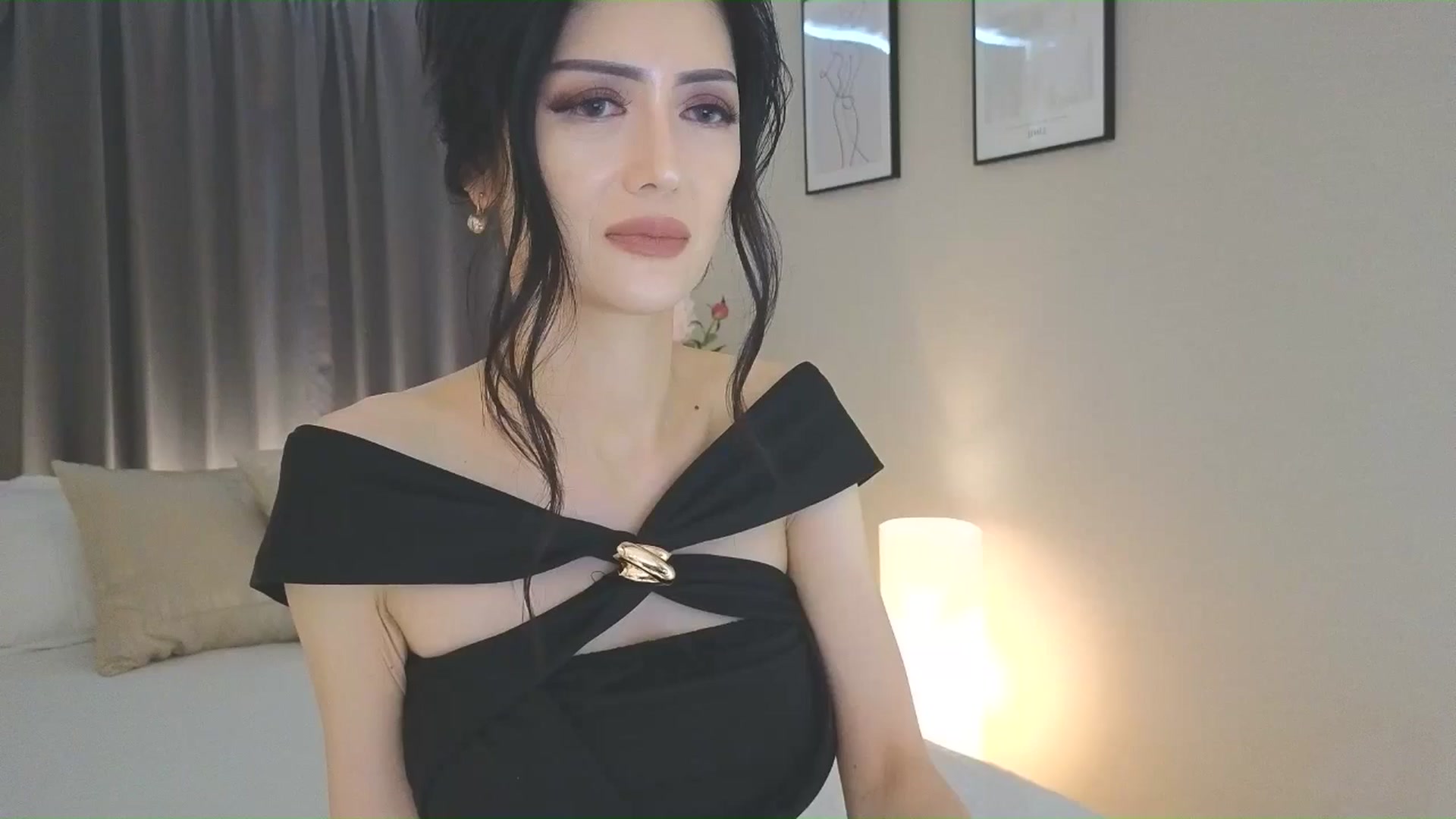 Gallery image thumbnail from Eleah's myfreecams stream on, 06/15/2025, 07:21 image 2 of 20