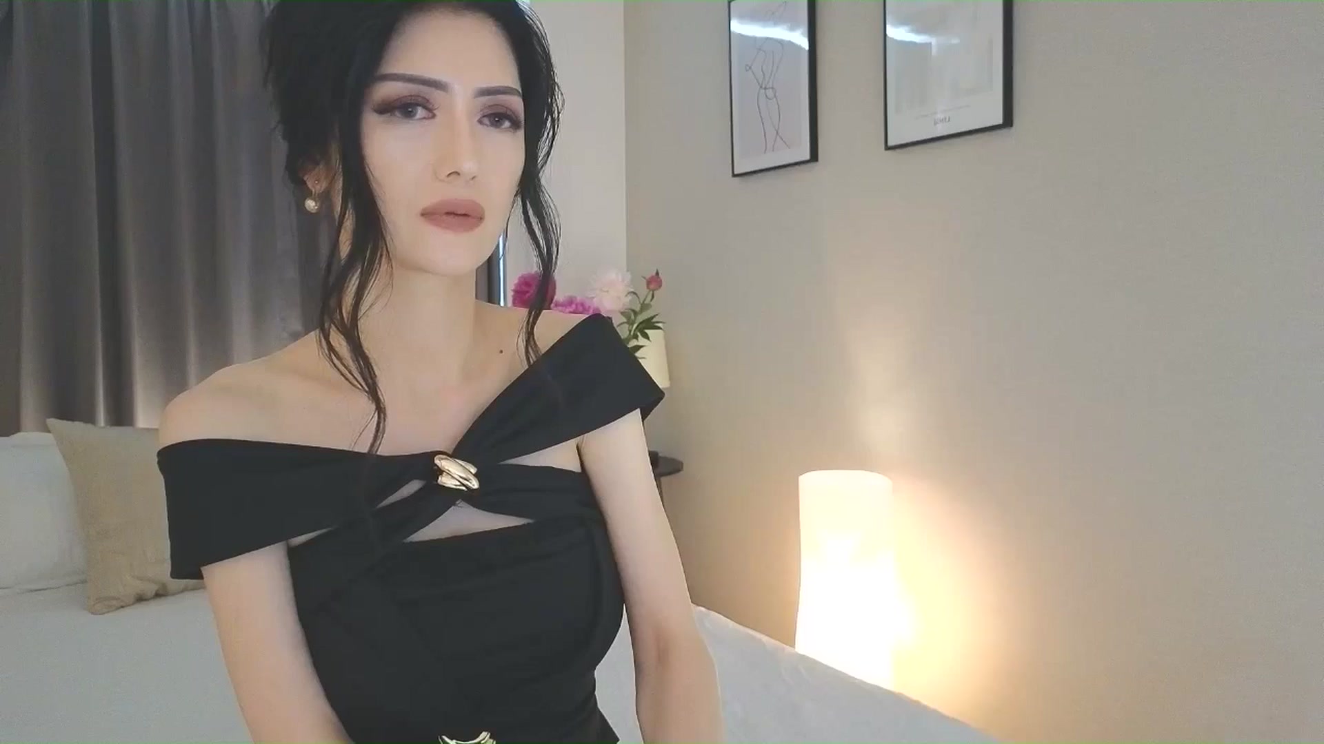 Gallery image thumbnail from Eleah's myfreecams stream on, 06/15/2025, 07:21 image 16 of 20