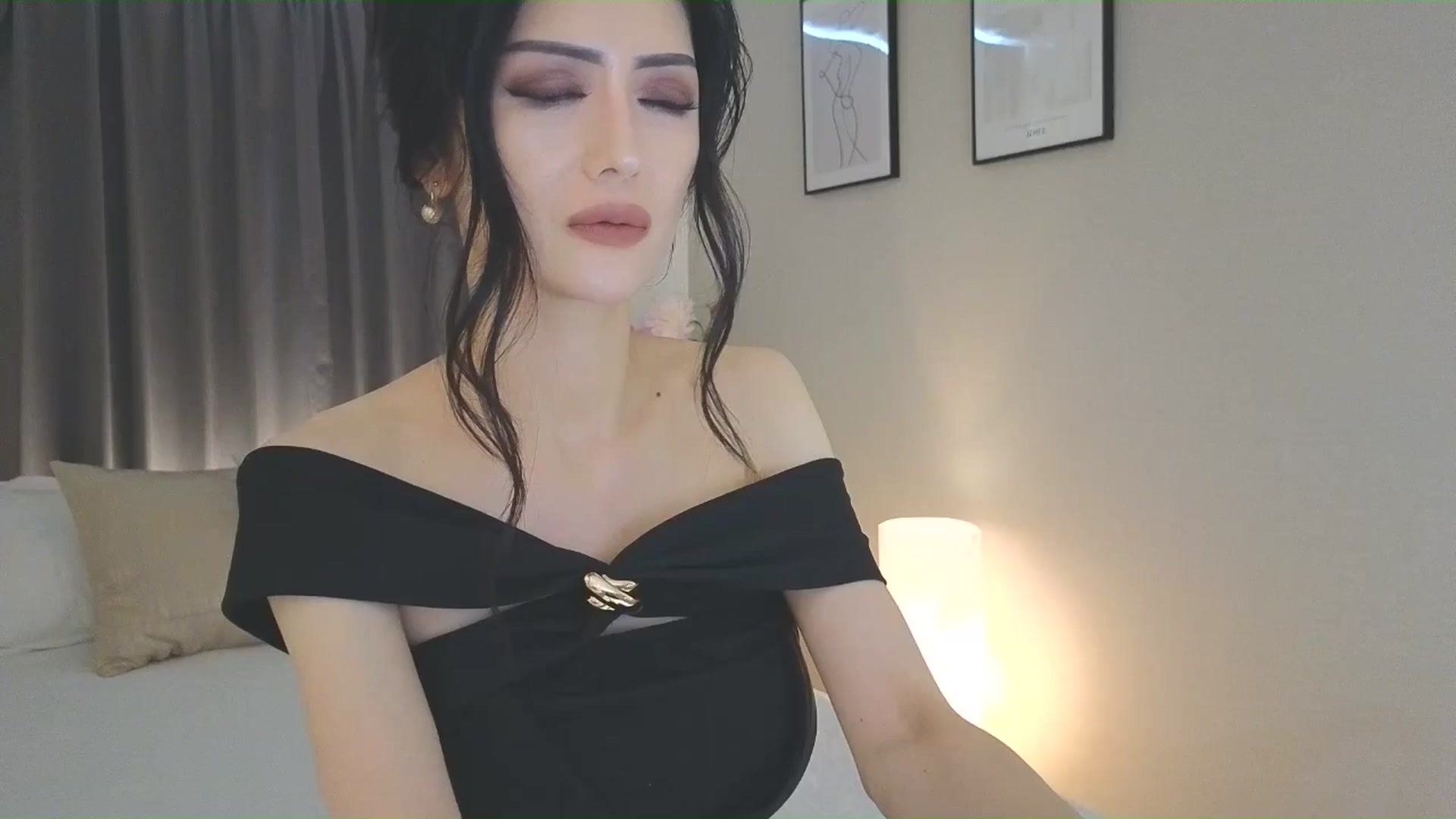 Gallery image thumbnail from Eleah's myfreecams stream on, 06/15/2025, 07:21 image 19 of 20
