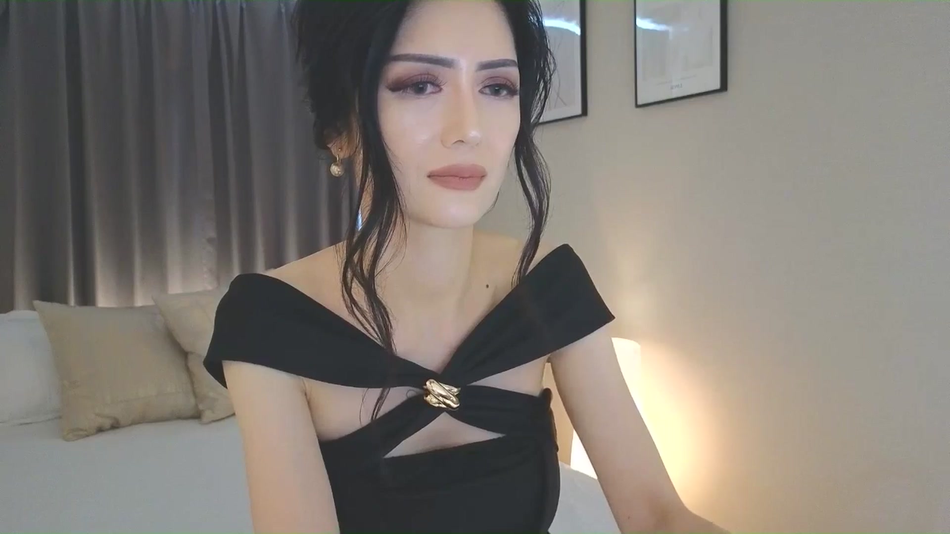 Gallery image thumbnail from Eleah's myfreecams stream on, 06/15/2025, 07:21 image 7 of 20