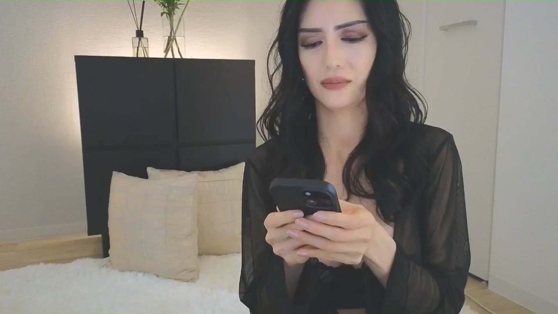 Gallery image thumbnail from Eleah's myfreecams stream on, 06/27/2025, 04:21 image 14 of 20