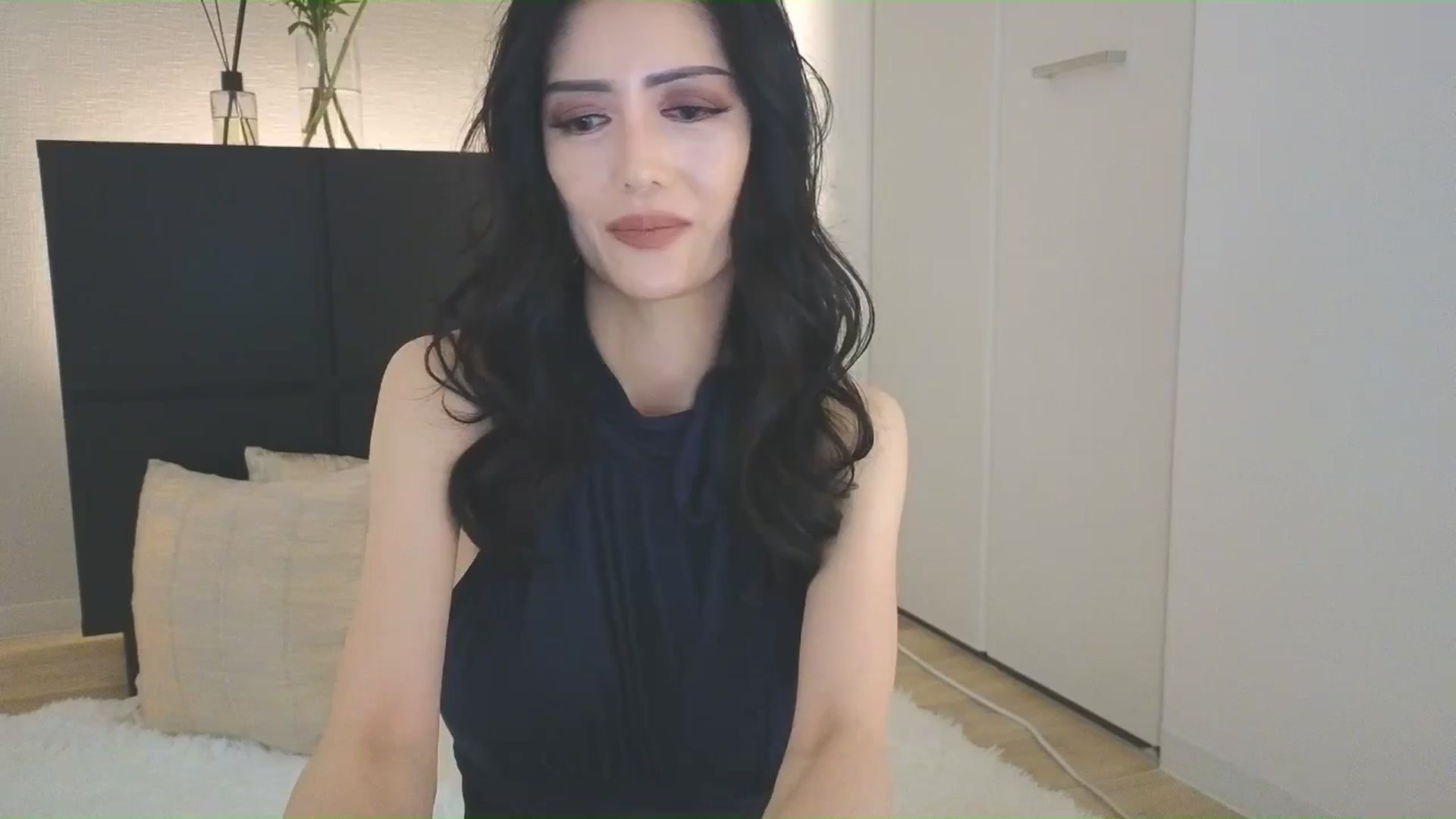 Gallery image thumbnail from Eleah's myfreecams stream on, 06/27/2025, 04:21 image 5 of 20