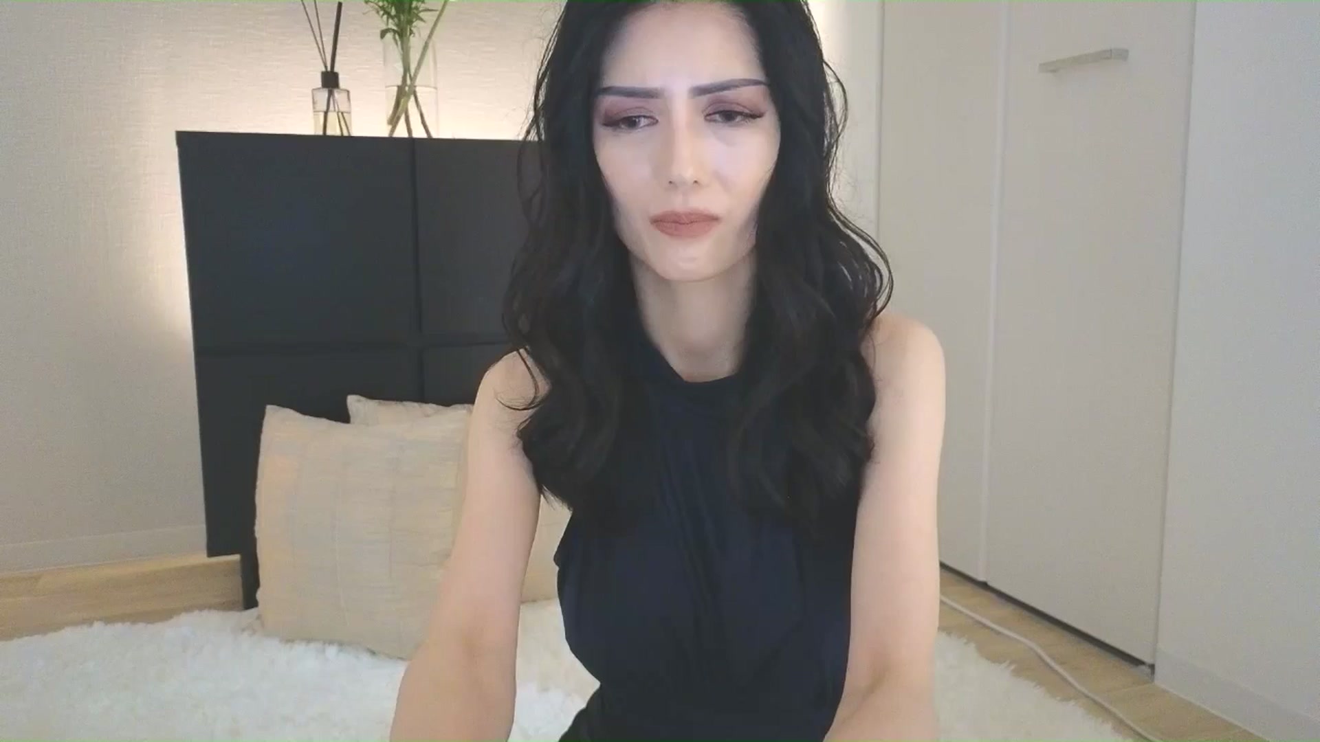 Gallery image thumbnail from Eleah's myfreecams stream on, 06/27/2025, 04:21 image 11 of 20