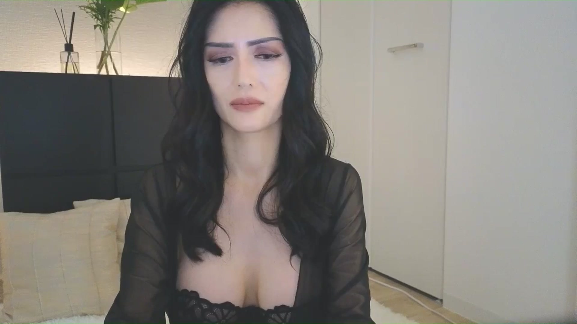 Gallery image thumbnail from Eleah's myfreecams stream on, 06/27/2025, 08:00 image 2 of 20