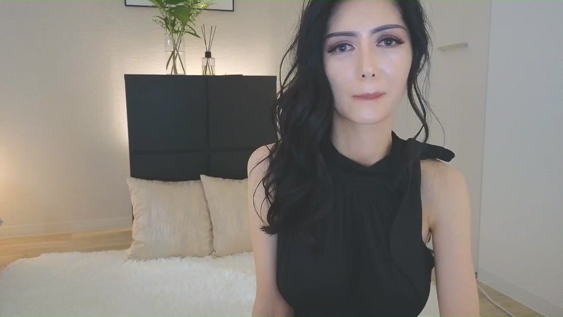 Gallery image thumbnail from Eleah's myfreecams stream on, 06/29/2025, 02:13 image 5 of 20