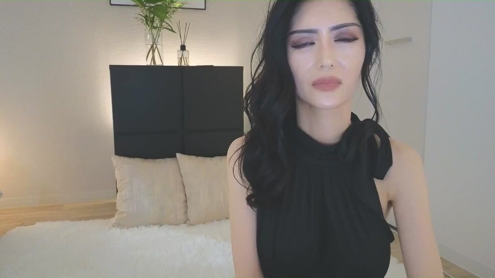 Gallery image thumbnail from Eleah's myfreecams stream on, 06/29/2025, 02:13 image 15 of 20