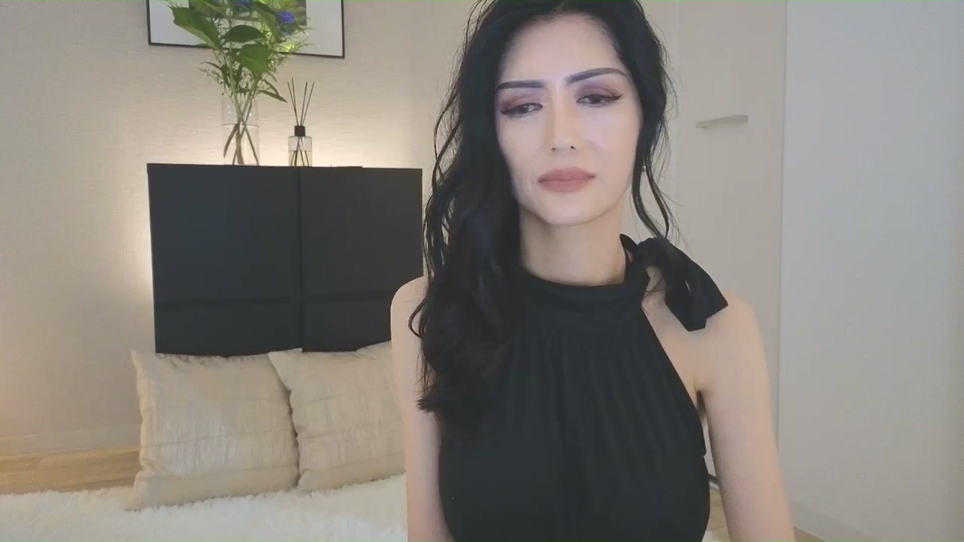Gallery image thumbnail from Eleah's myfreecams stream on, 06/29/2025, 03:29 image 3 of 20