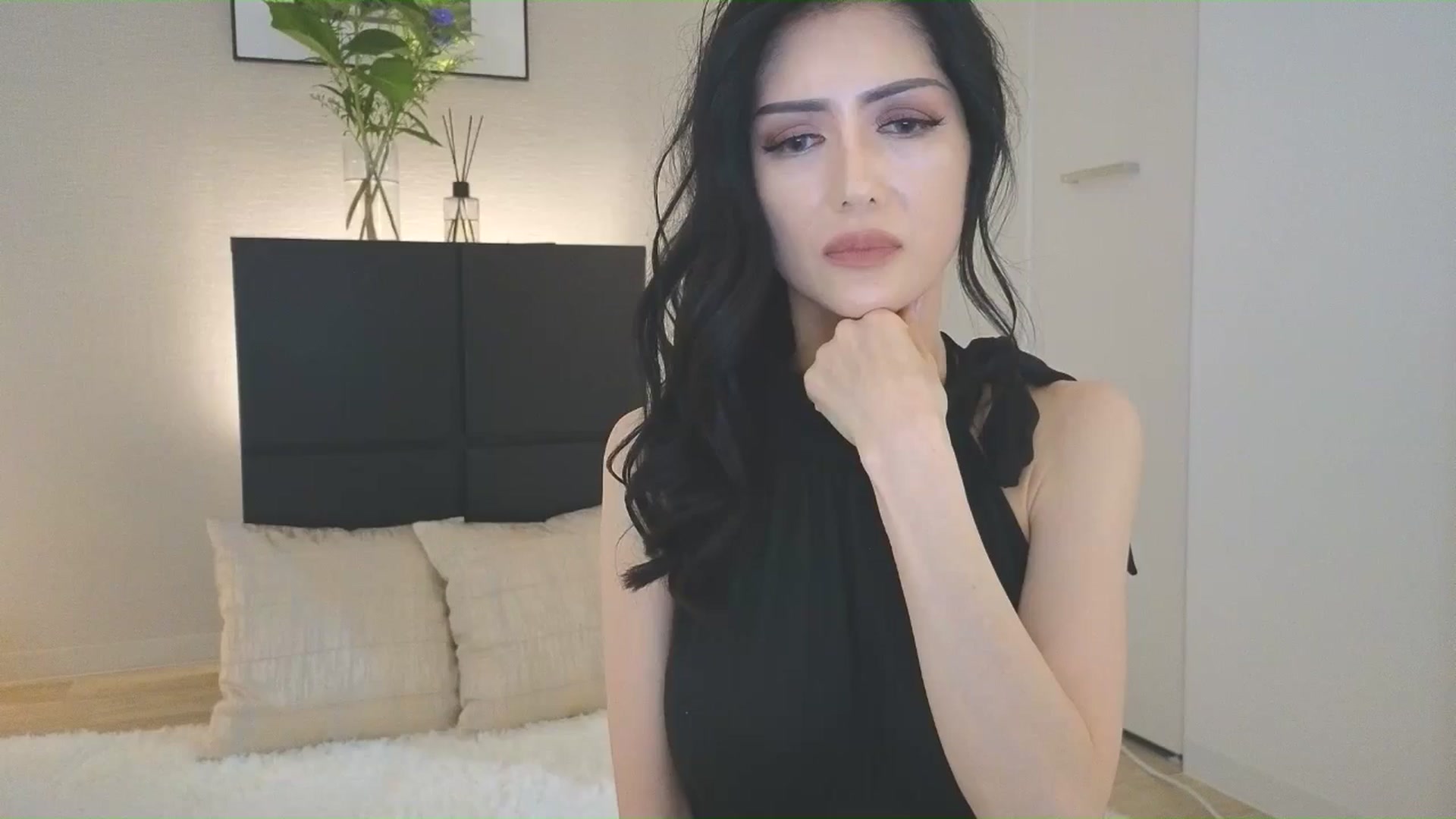 Gallery image thumbnail from Eleah's myfreecams stream on, 06/29/2025, 03:29 image 1 of 20