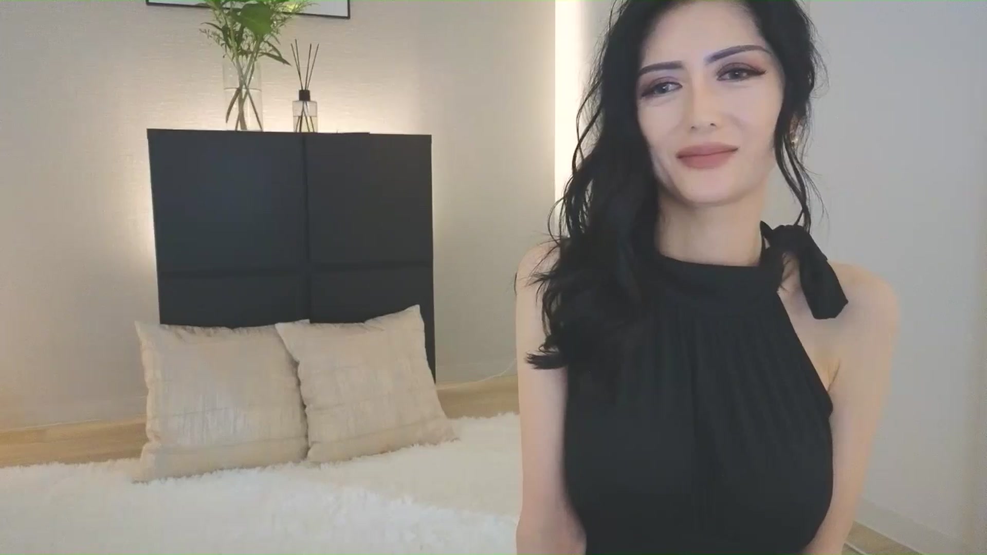 Gallery image thumbnail from Eleah's myfreecams stream on, 06/29/2025, 03:29 image 18 of 20