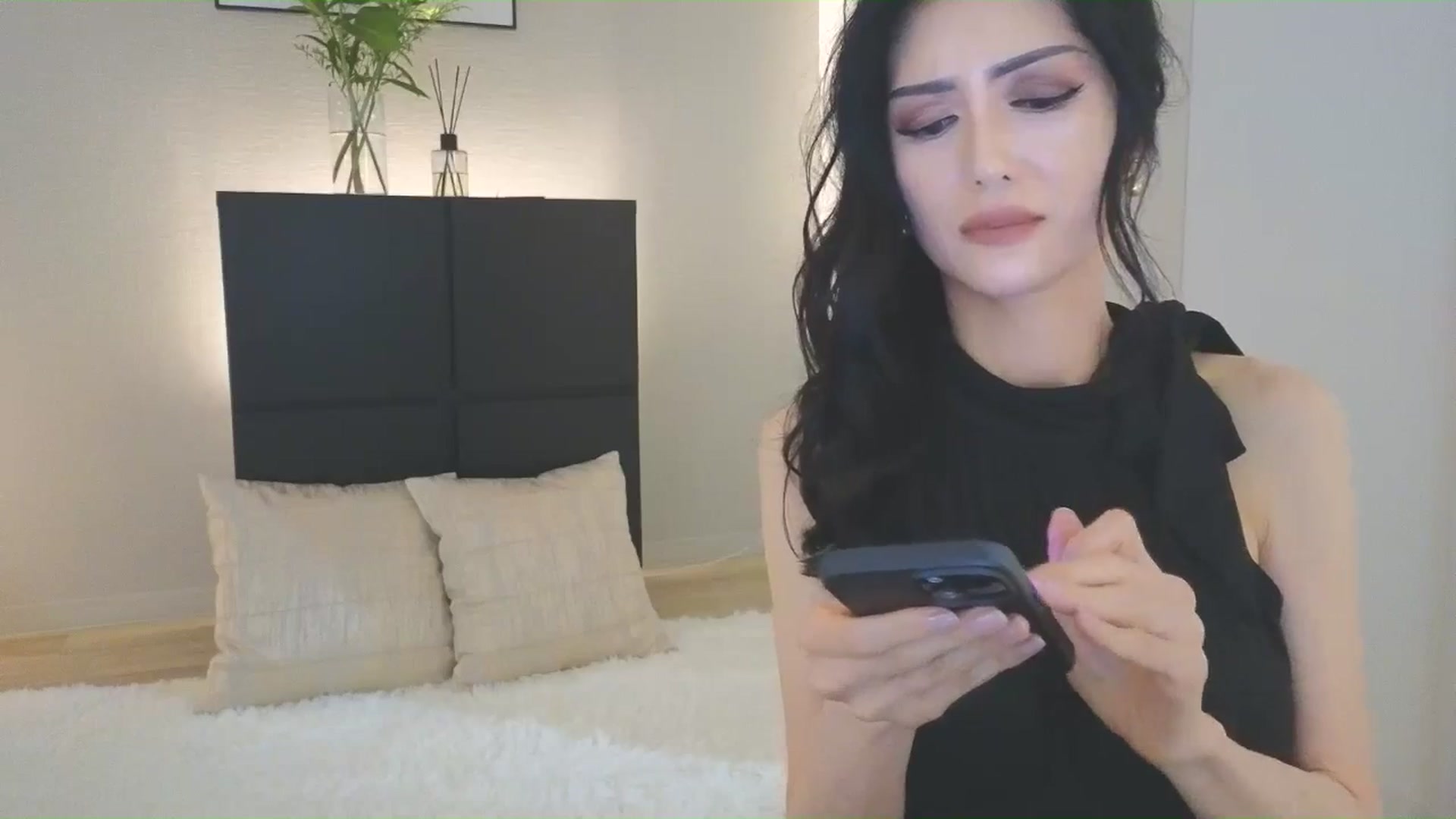Gallery image thumbnail from Eleah's myfreecams stream on, 06/29/2025, 05:54 image 3 of 20