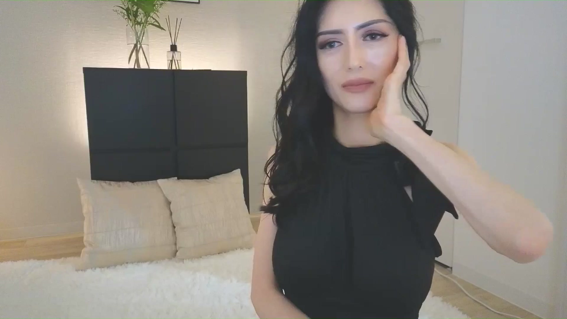 Gallery image thumbnail from Eleah's myfreecams stream on, 06/29/2025, 05:54 image 19 of 20