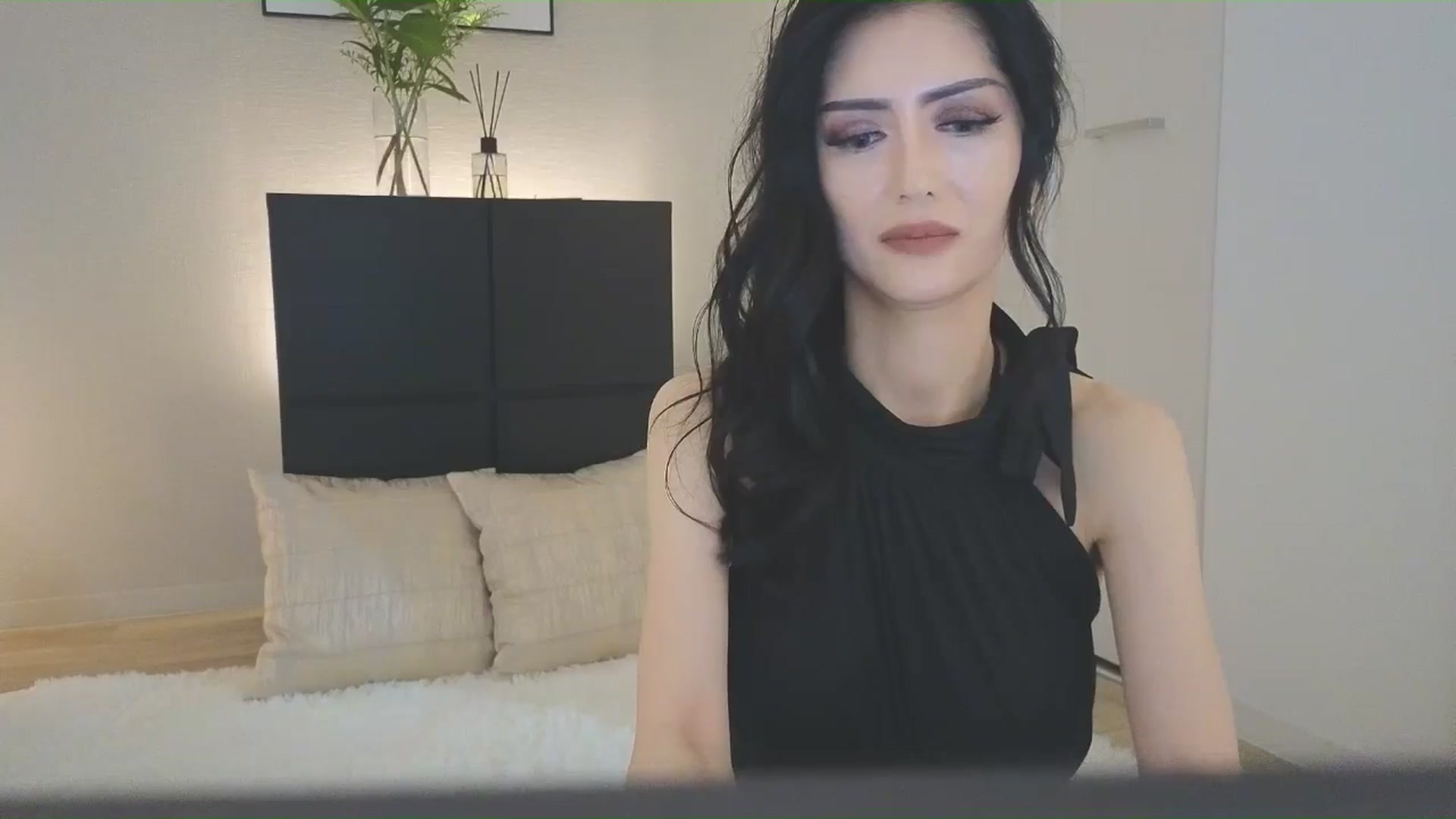 Gallery image thumbnail from Eleah's myfreecams stream on, 06/29/2025, 11:07 image 3 of 20