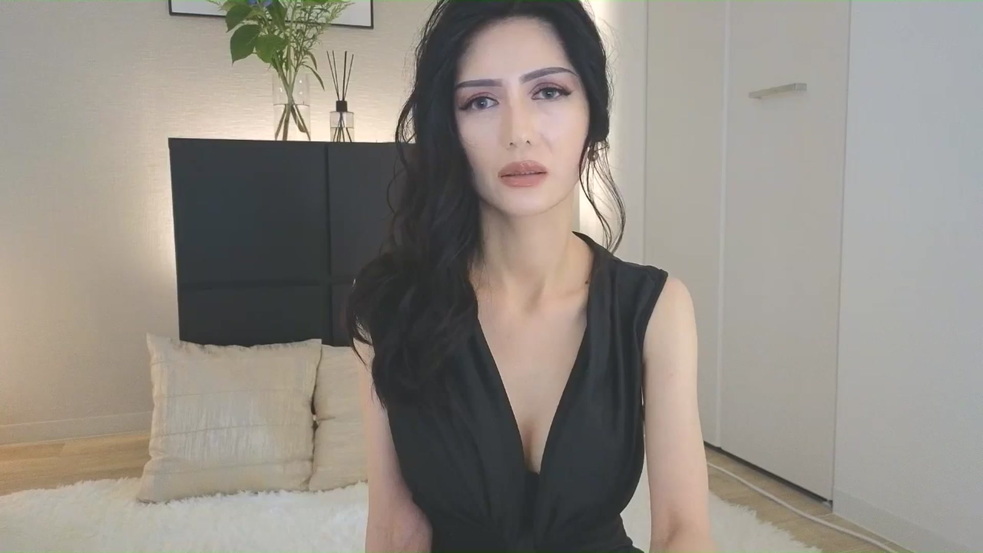 Gallery image thumbnail from Eleah's myfreecams stream on, 07/03/2025, 02:00 image 4 of 20
