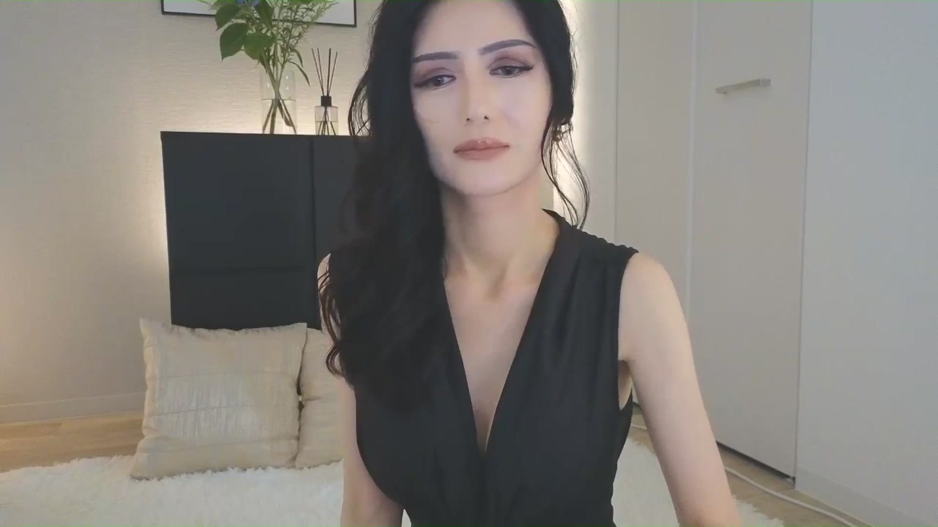 Gallery image thumbnail from Eleah's myfreecams stream on, 07/03/2025, 02:00 image 19 of 20