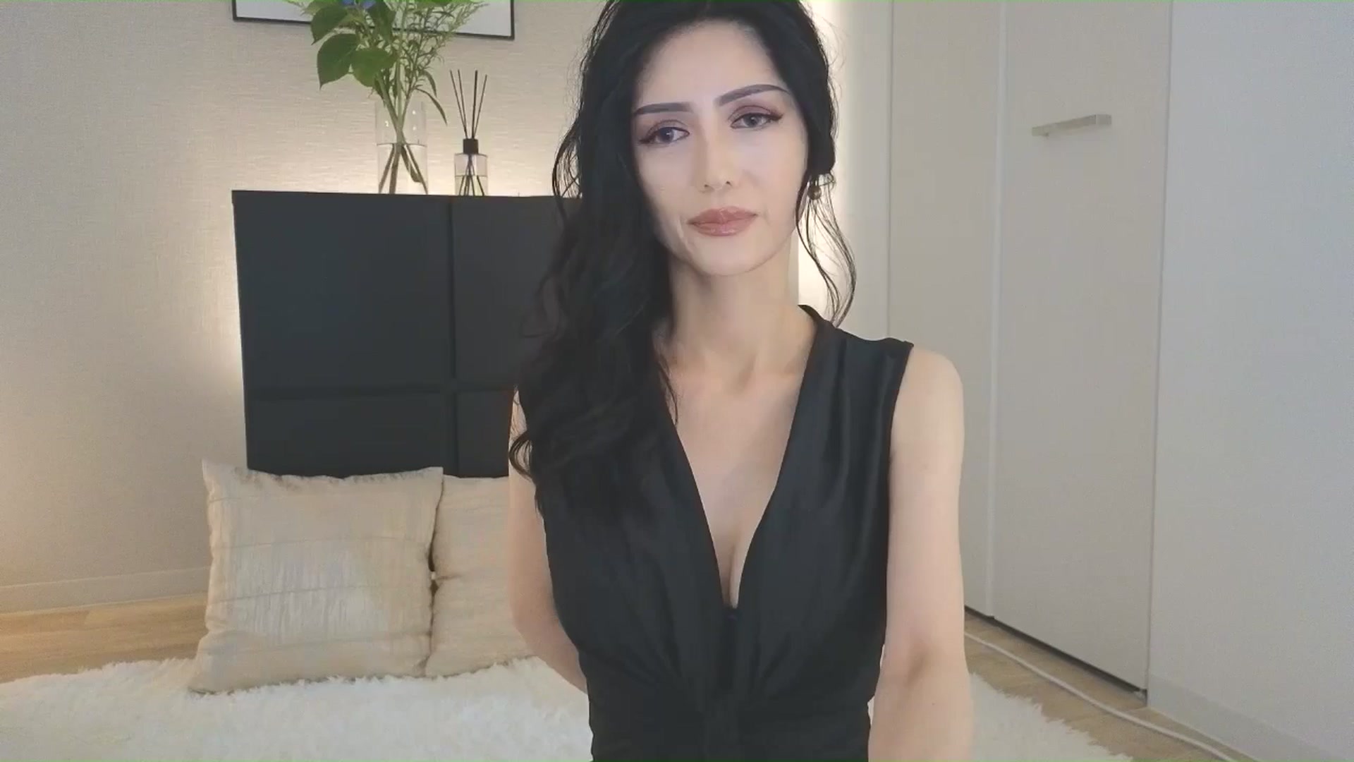 Gallery image thumbnail from Eleah's myfreecams stream on, 07/03/2025, 02:00 image 6 of 20