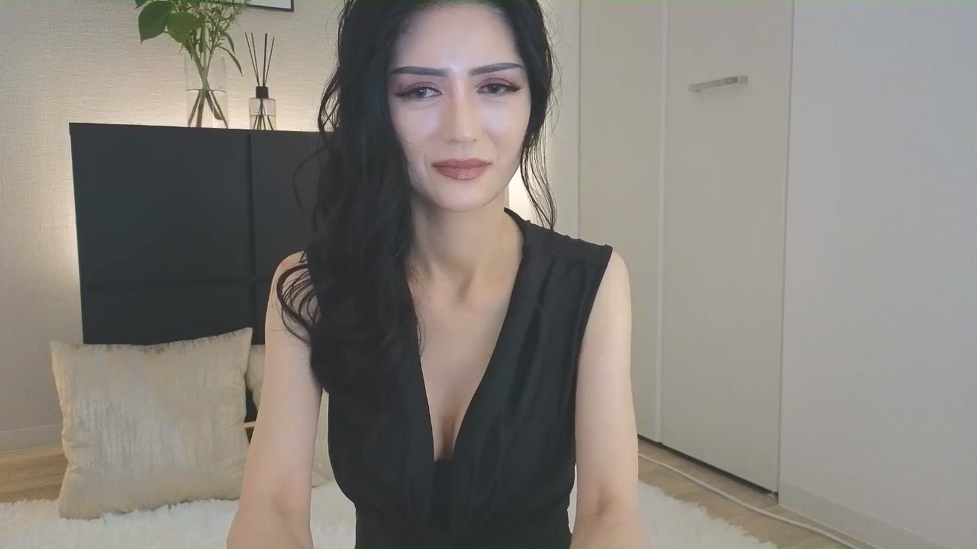 Gallery image thumbnail from Eleah's myfreecams stream on, 07/03/2025, 09:42 image 17 of 20