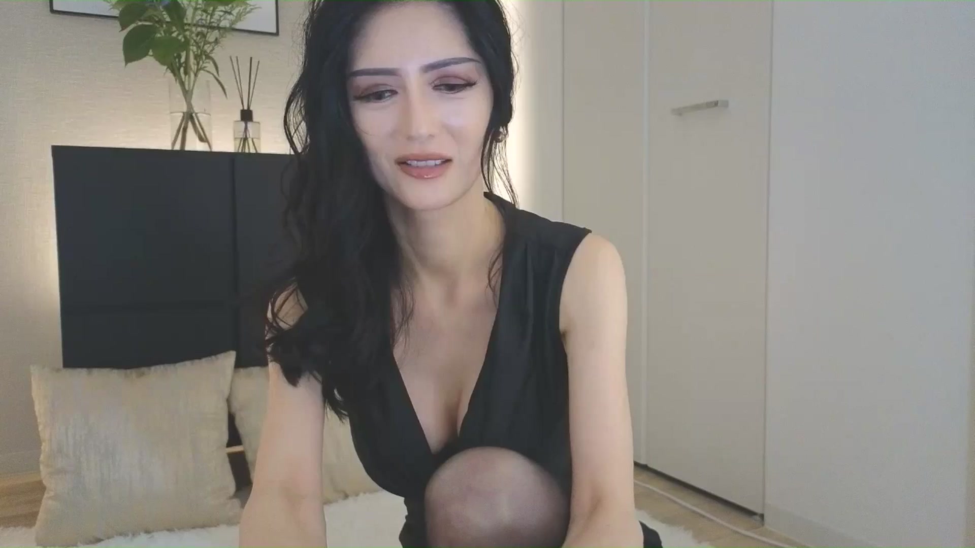 Gallery image thumbnail from Eleah's myfreecams stream on, 07/03/2025, 09:42 image 4 of 20