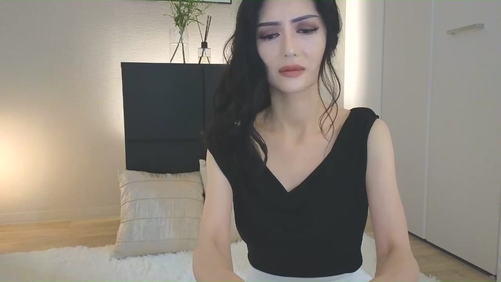 Gallery image thumbnail from Eleah's myfreecams stream on, 07/06/2025, 04:07 image 10 of 20