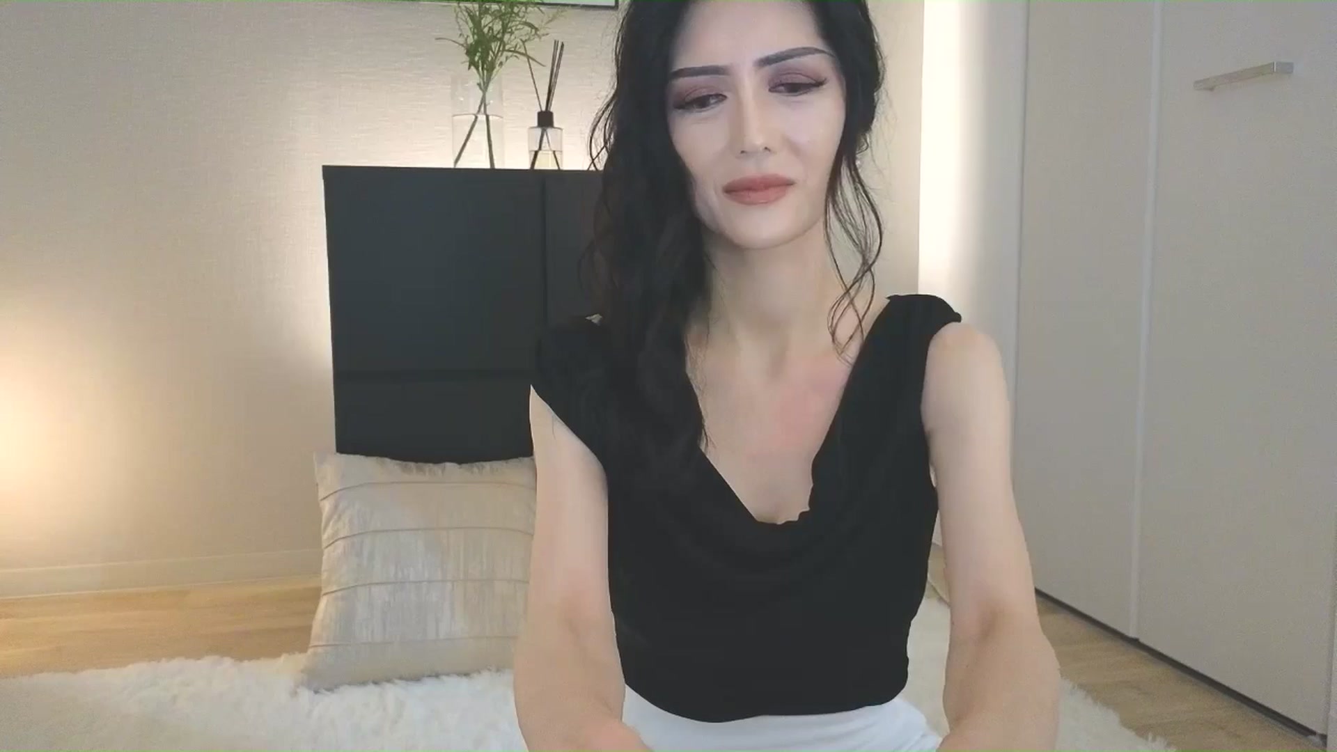 Gallery image thumbnail from Eleah's myfreecams stream on, 07/06/2025, 04:07 image 19 of 20