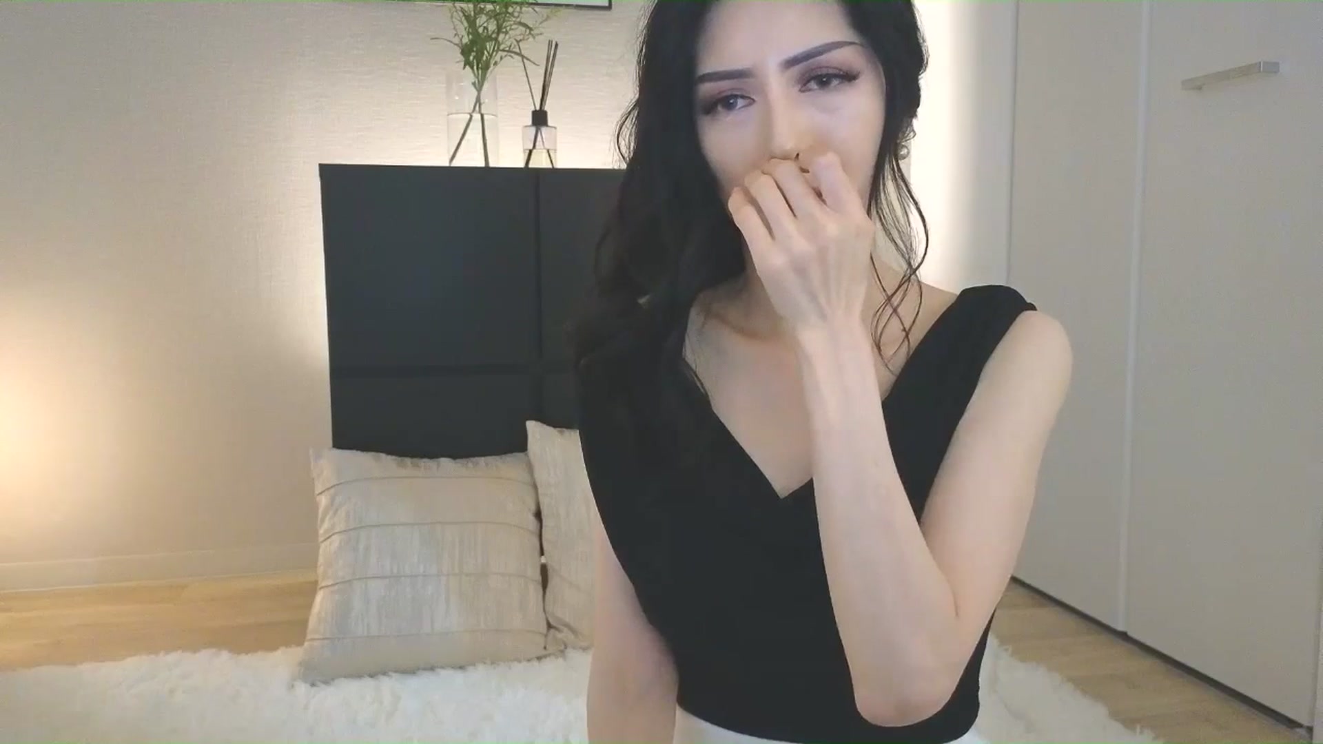 Gallery image thumbnail from Eleah's myfreecams stream on, 07/06/2025, 04:07 image 9 of 20