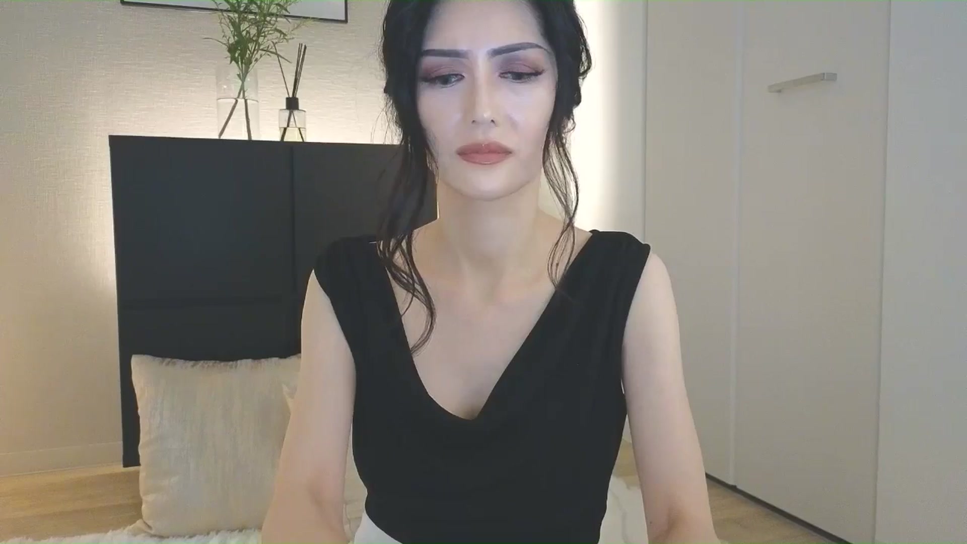 Gallery image thumbnail from Eleah's myfreecams stream on, 07/06/2025, 06:53 image 19 of 20