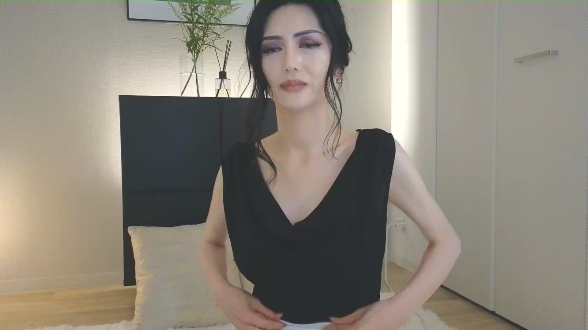 Gallery image thumbnail from Eleah's myfreecams stream on, 07/06/2025, 08:51 image 20 of 20