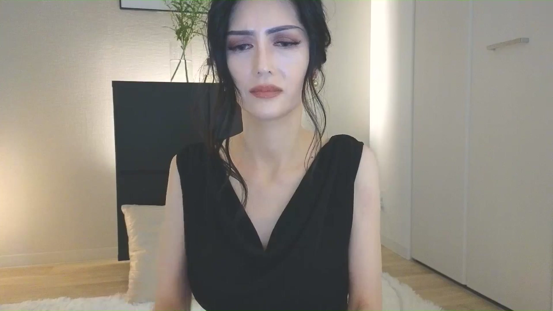 Gallery image thumbnail from Eleah's myfreecams stream on, 07/06/2025, 08:51 image 3 of 20