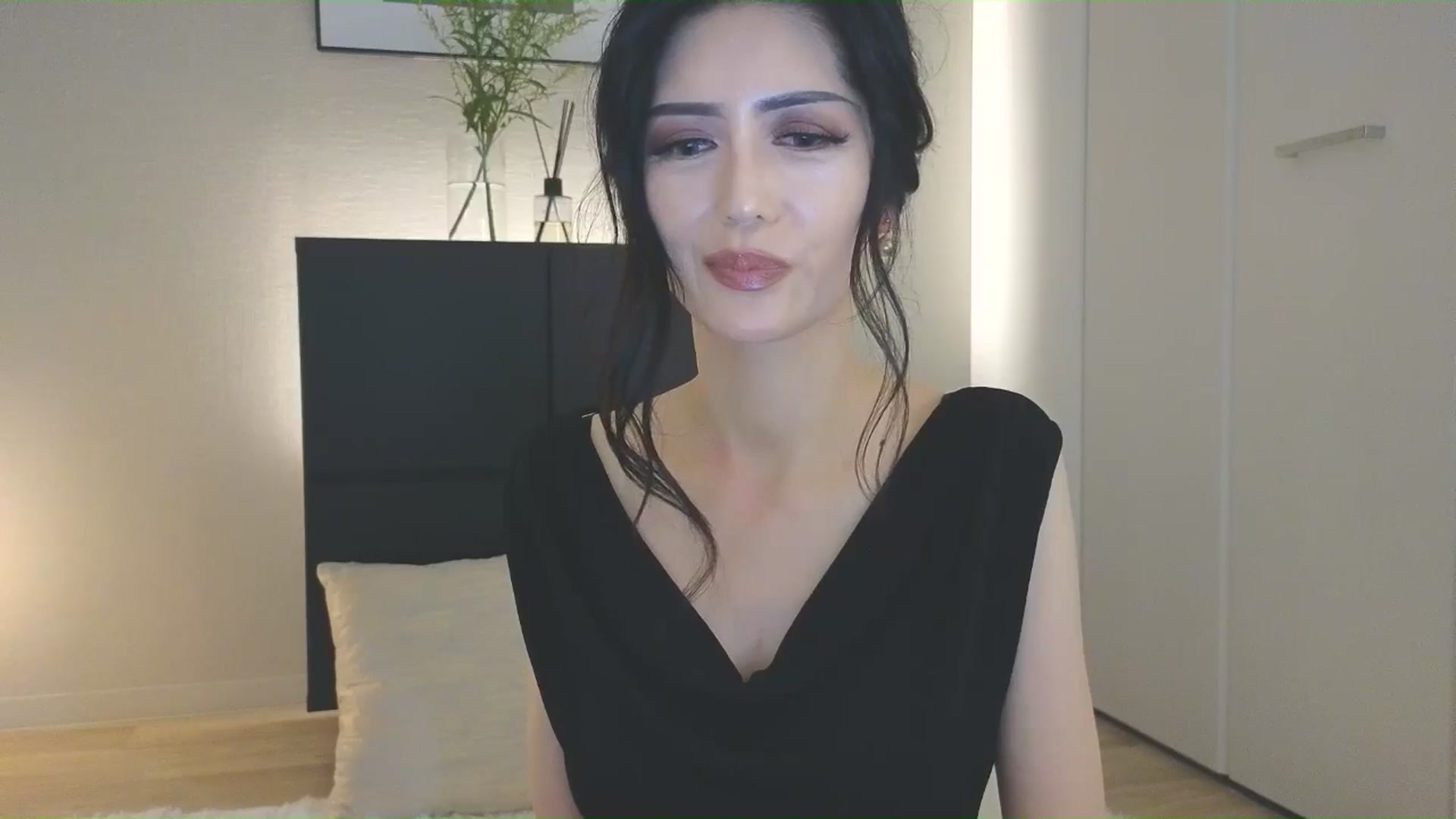 Gallery image thumbnail from Eleah's myfreecams stream on, 07/06/2025, 09:04 image 20 of 20