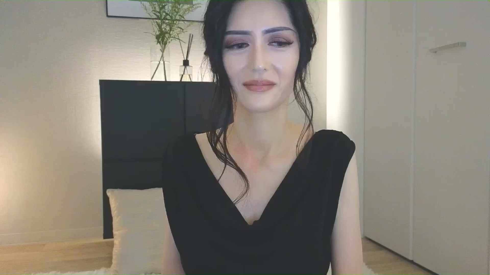 Gallery image thumbnail from Eleah's myfreecams stream on, 07/06/2025, 09:04 image 13 of 20