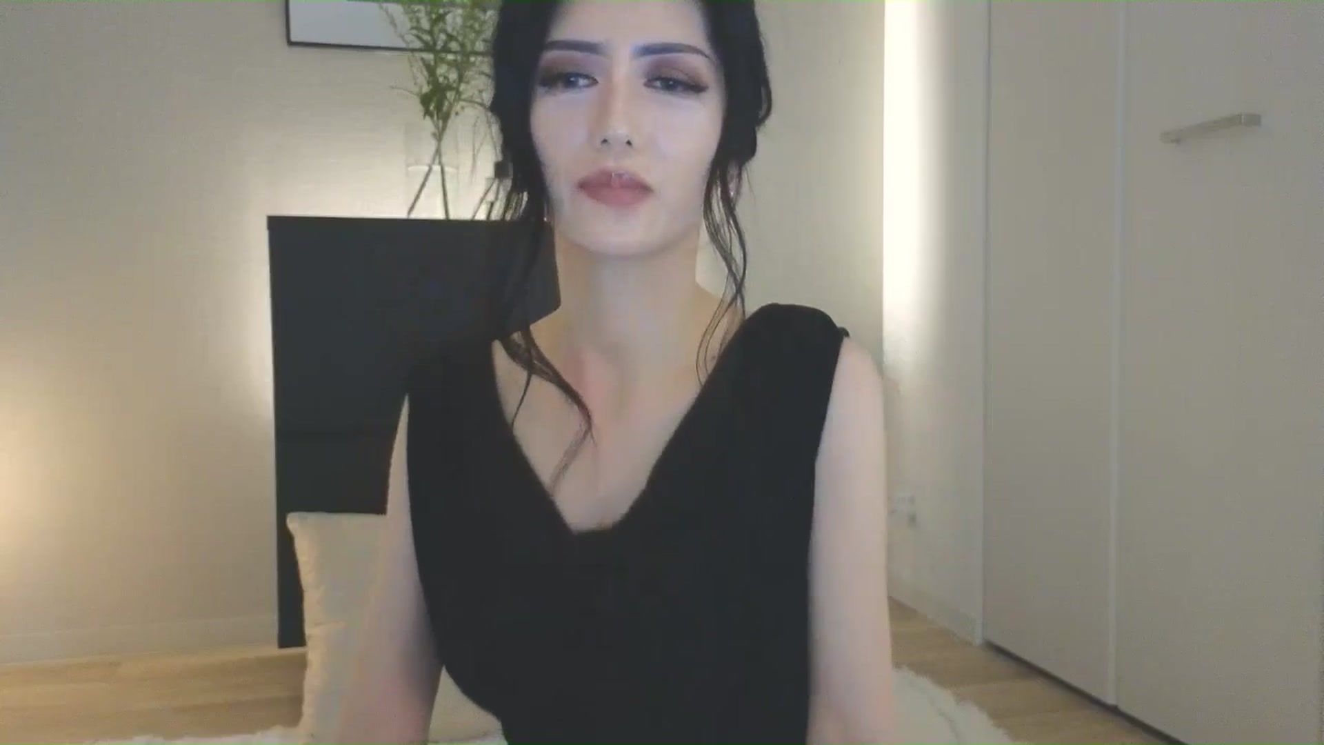 Gallery image thumbnail from Eleah's myfreecams stream on, 07/06/2025, 09:04 image 8 of 20