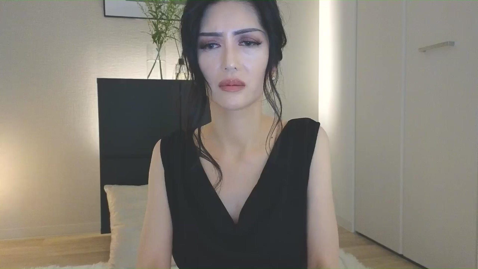 Gallery image thumbnail from Eleah's myfreecams stream on, 07/06/2025, 09:04 image 4 of 20