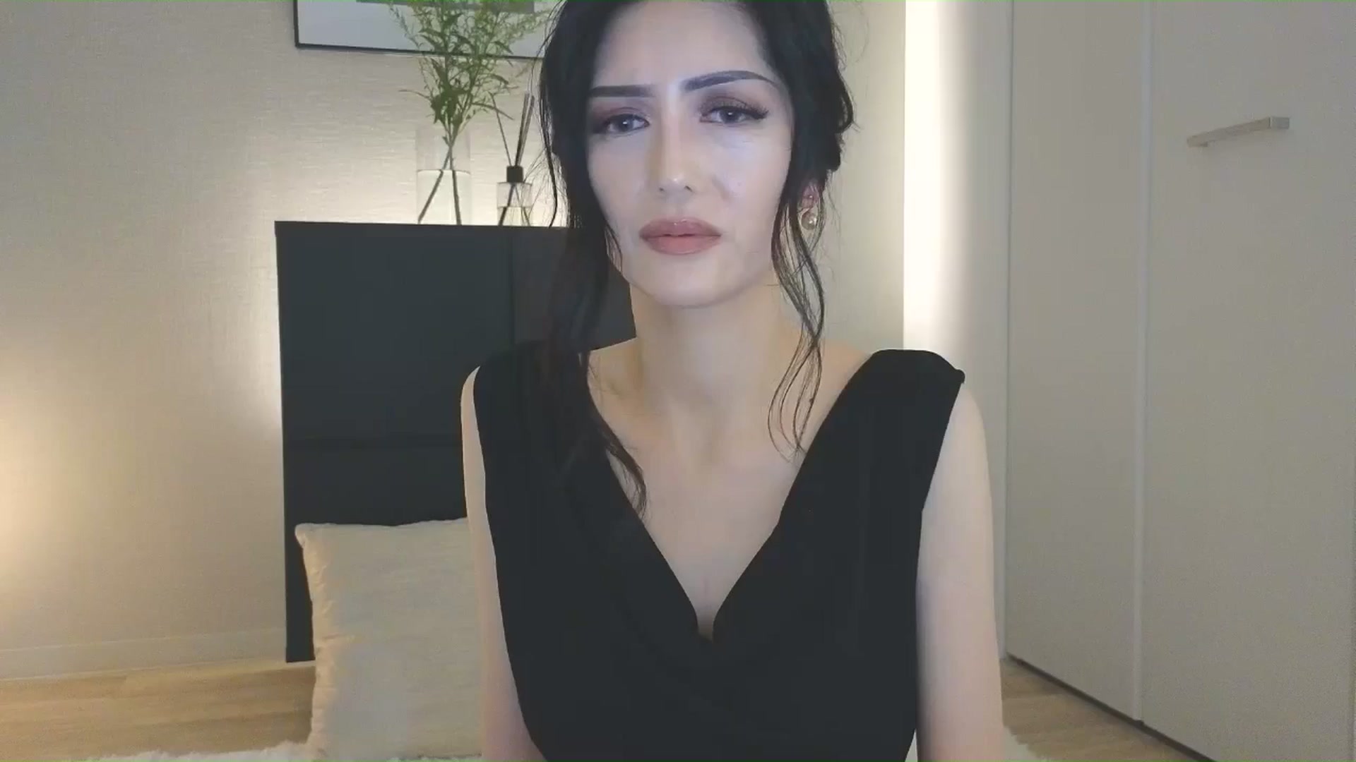 Gallery image thumbnail from Eleah's myfreecams stream on, 07/06/2025, 09:04 image 1 of 20