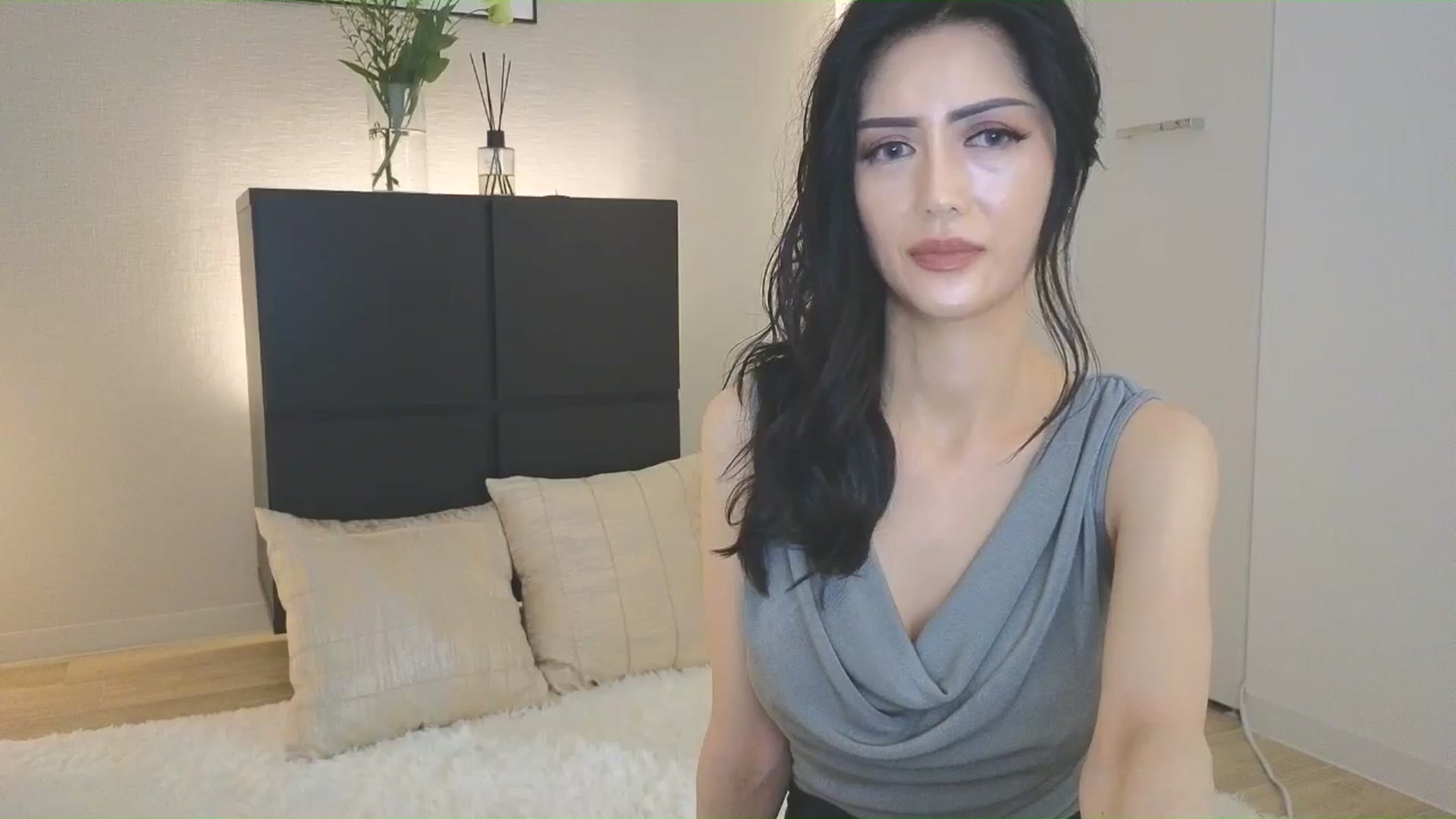 Gallery image thumbnail from Eleah's myfreecams stream on, 07/17/2025, 02:14 image 3 of 20