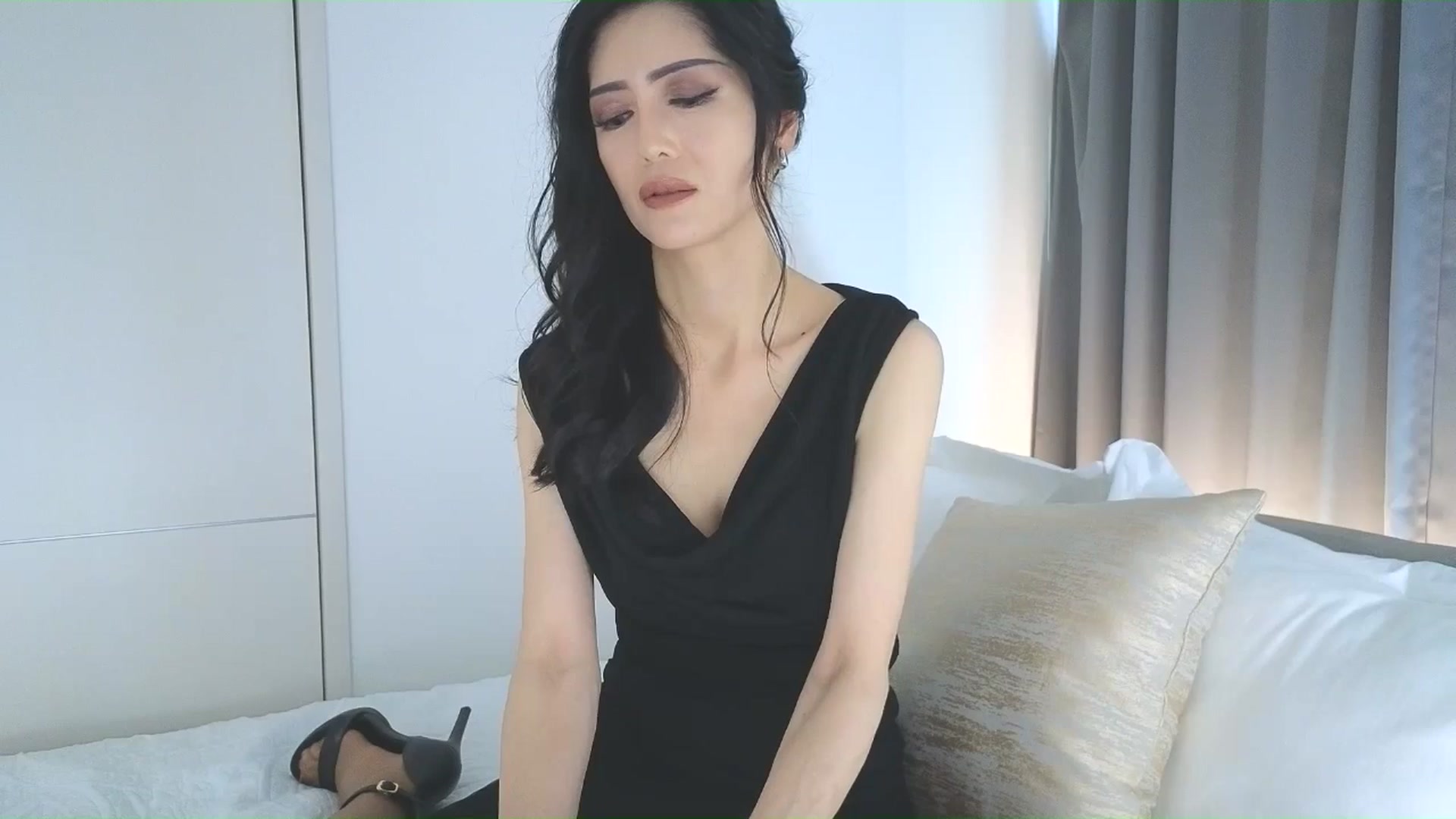 Gallery image thumbnail from Eleah's myfreecams stream on, 07/27/2025, 06:45 image 4 of 20