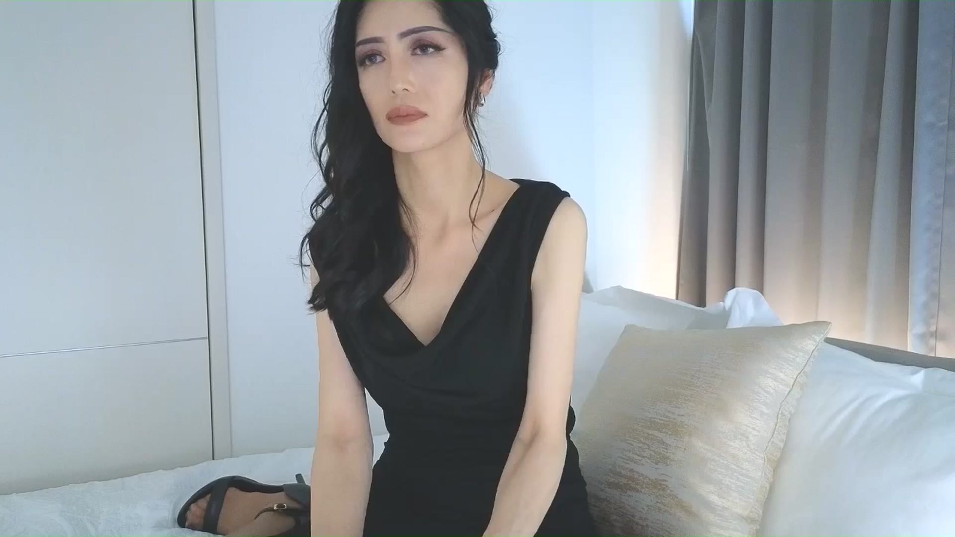 Gallery image thumbnail from Eleah's myfreecams stream on, 07/27/2025, 06:45 image 3 of 20