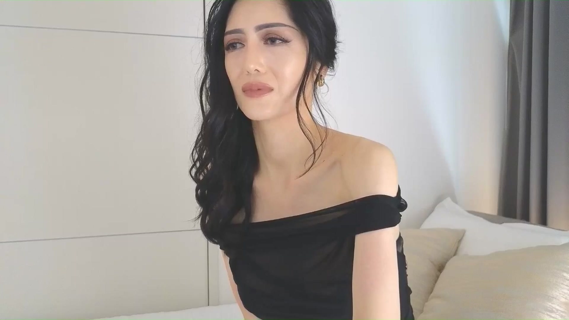 Gallery image thumbnail from Eleah's myfreecams stream on, 08/03/2025, 03:02 image 10 of 20