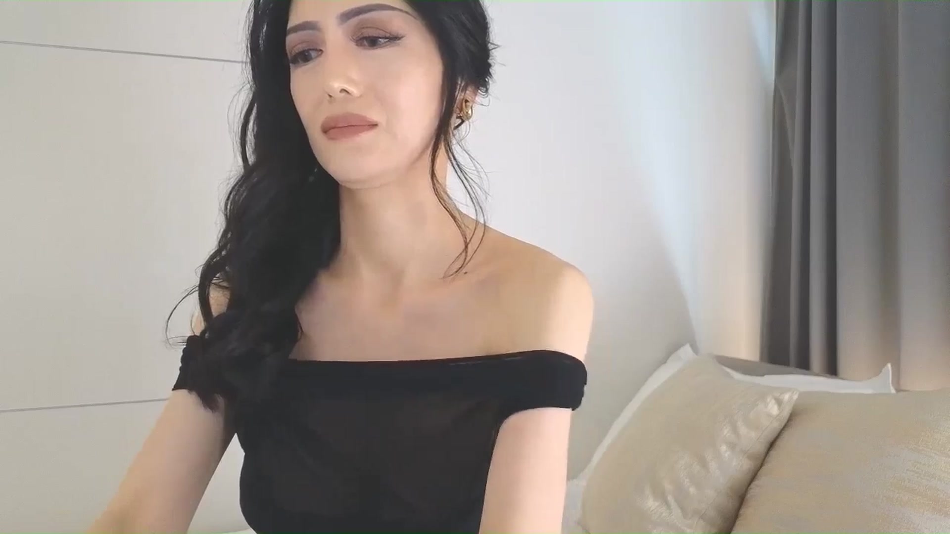 Gallery image thumbnail from Eleah's myfreecams stream on, 08/03/2025, 07:49 image 6 of 20